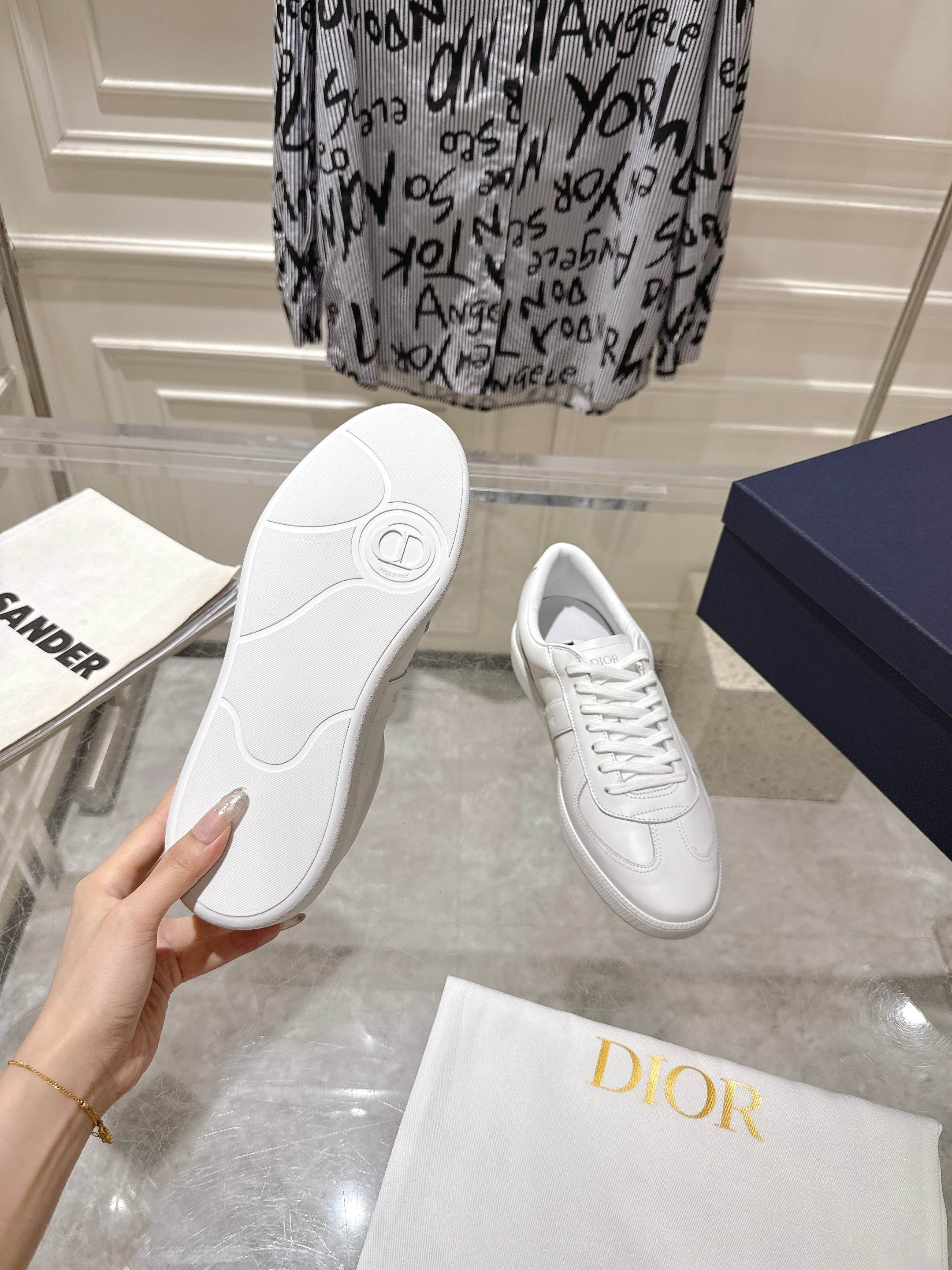 Couple Sneakers M-s
