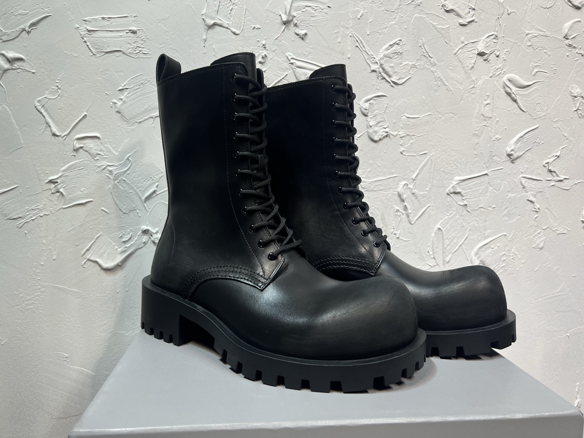 Balenciaga Male Boots Cow Leather Black M-l