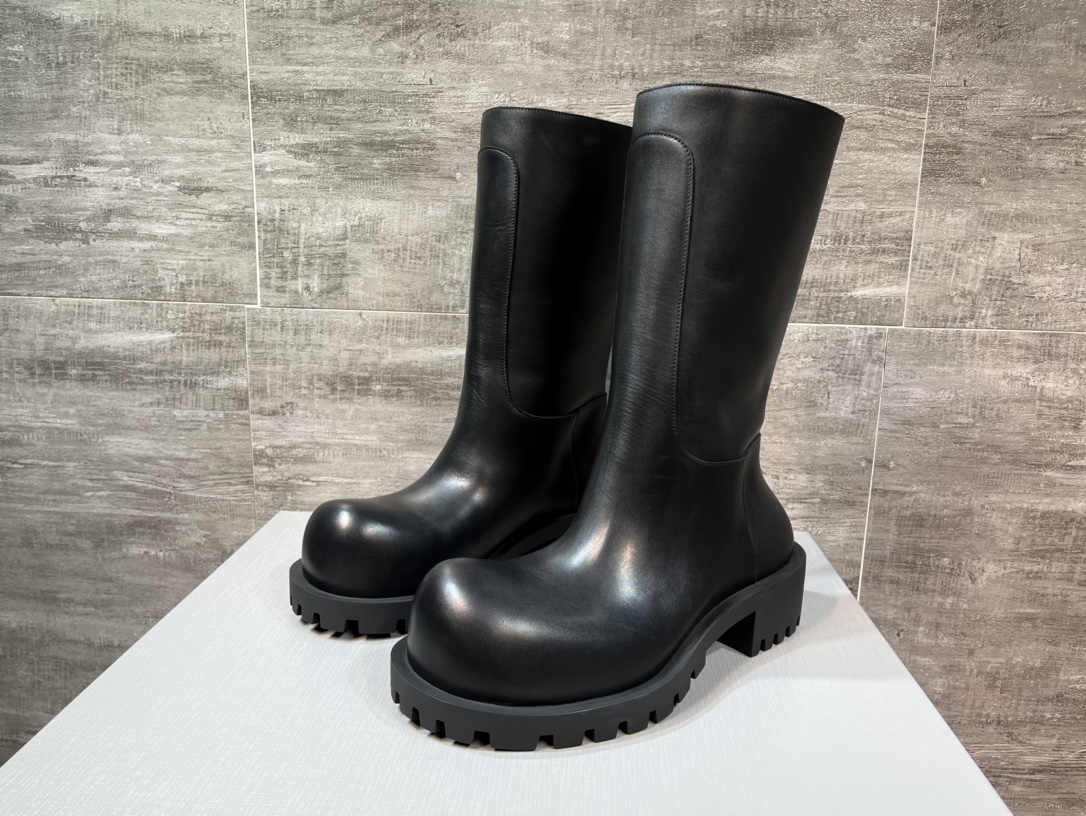 Balenciaga Male Boots Cow Leather Black M-l
