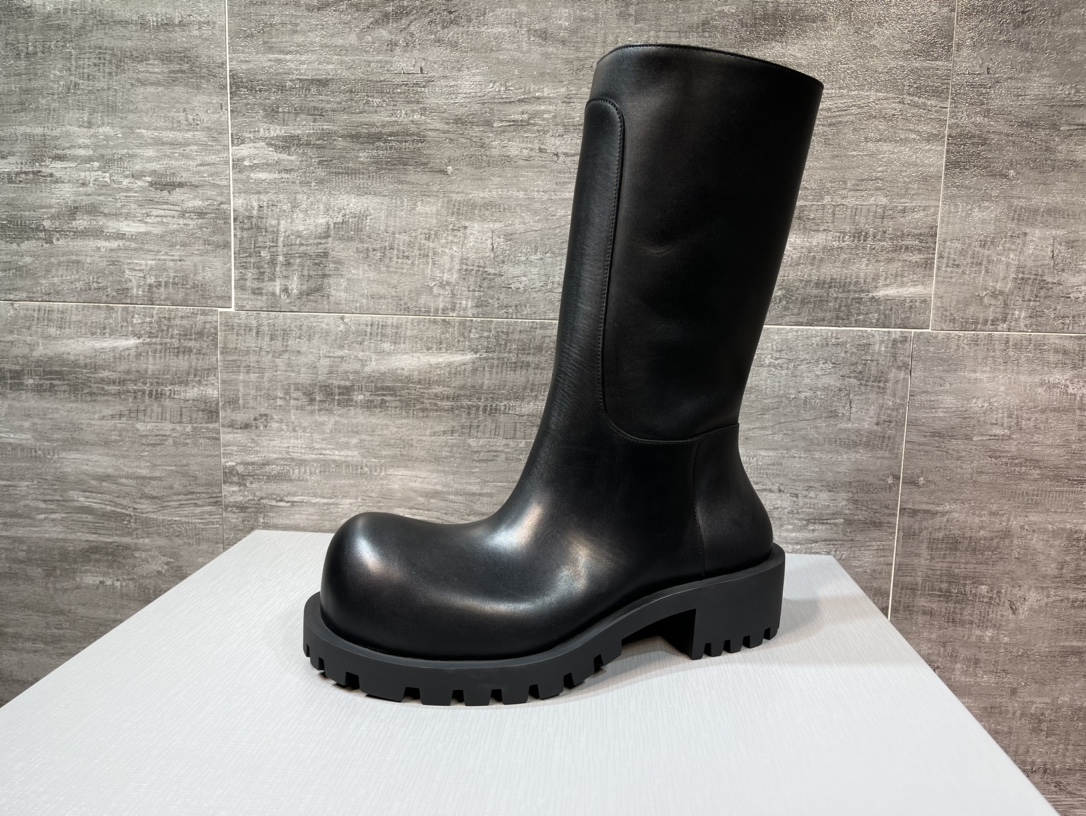 Balenciaga Male Boots Cow Leather Black M-l
