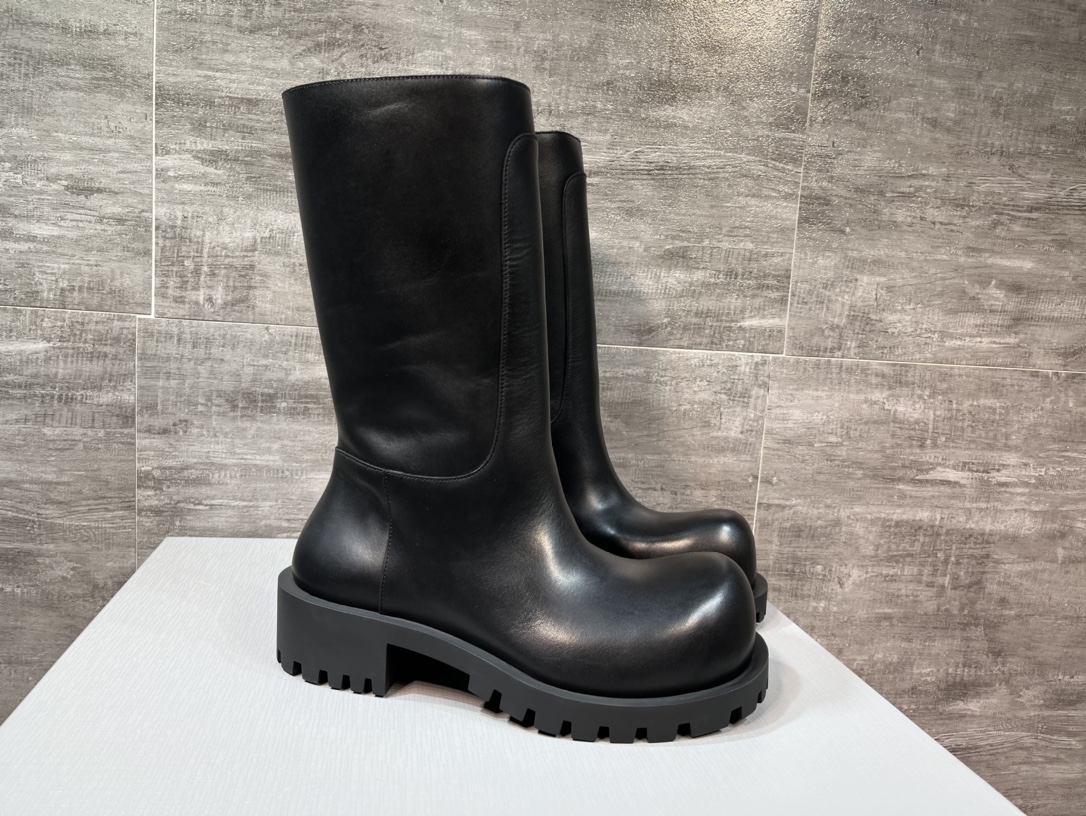 Balenciaga Male Boots Cow Leather Black M-l