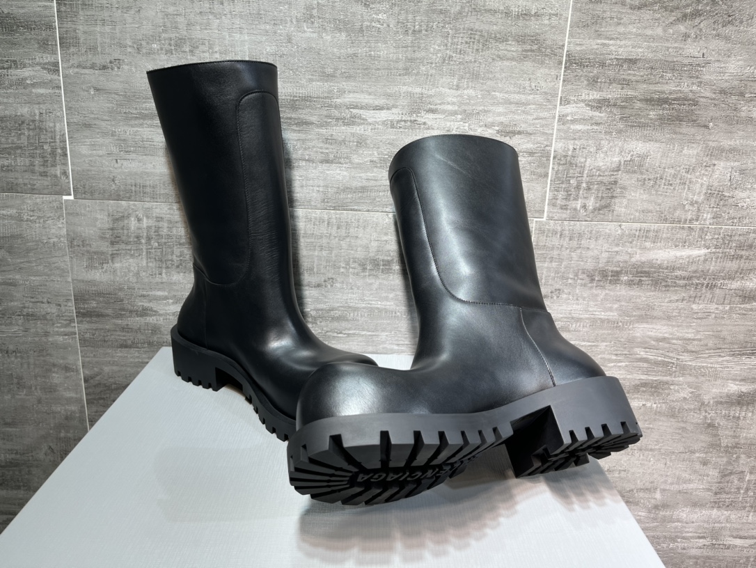 Balenciaga Male Boots Cow Leather Black M-l
