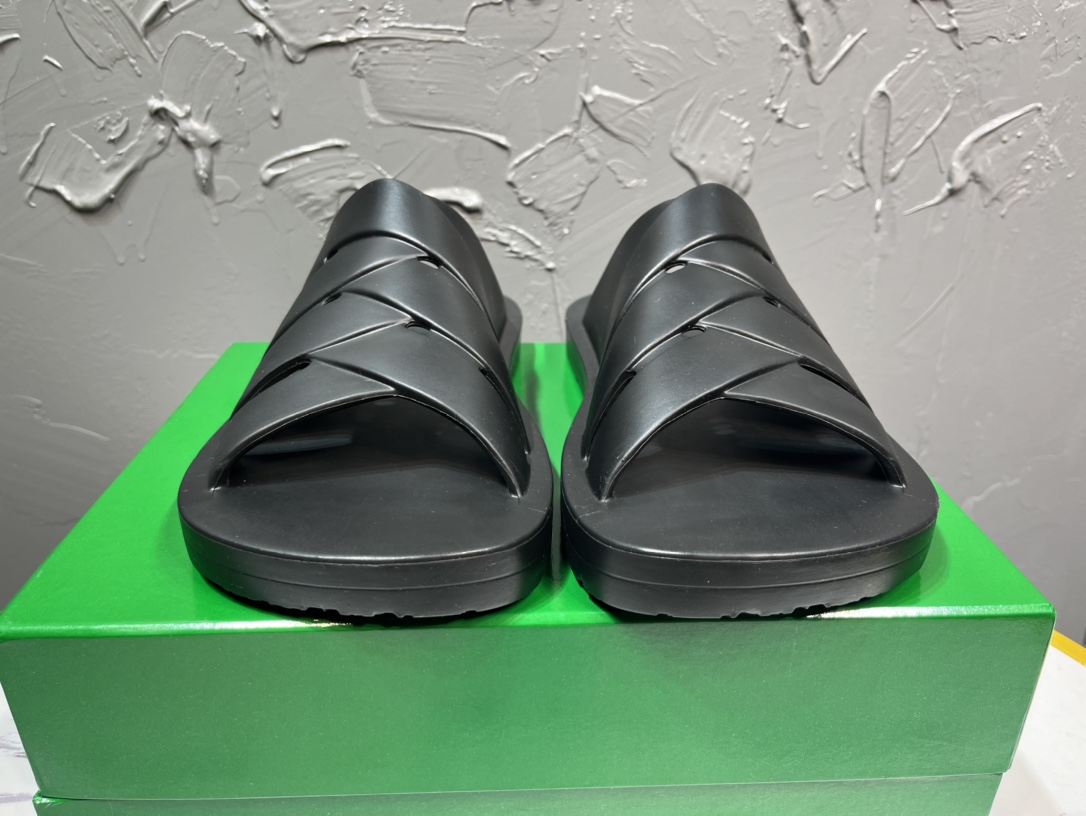 Bottega Veneta Male Basic Shoes L