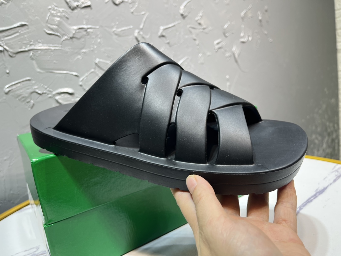 Bottega Veneta Male Basic Shoes L