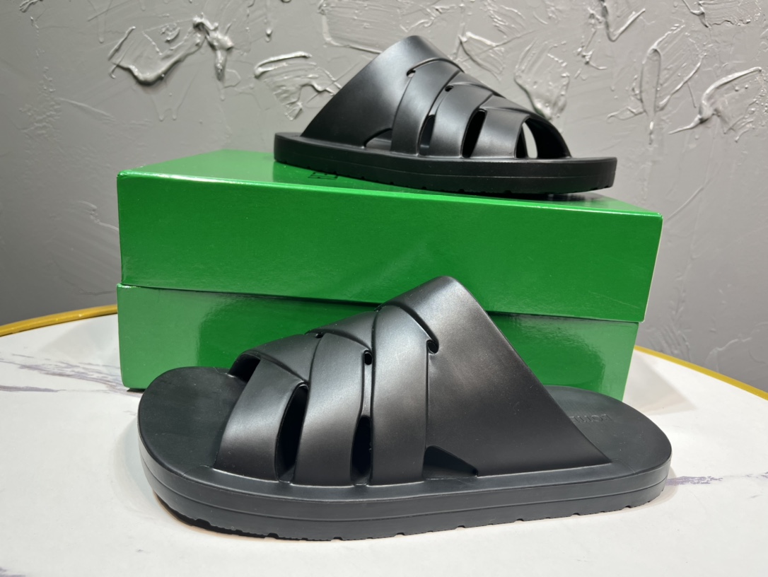 Bottega Veneta Male Basic Shoes L