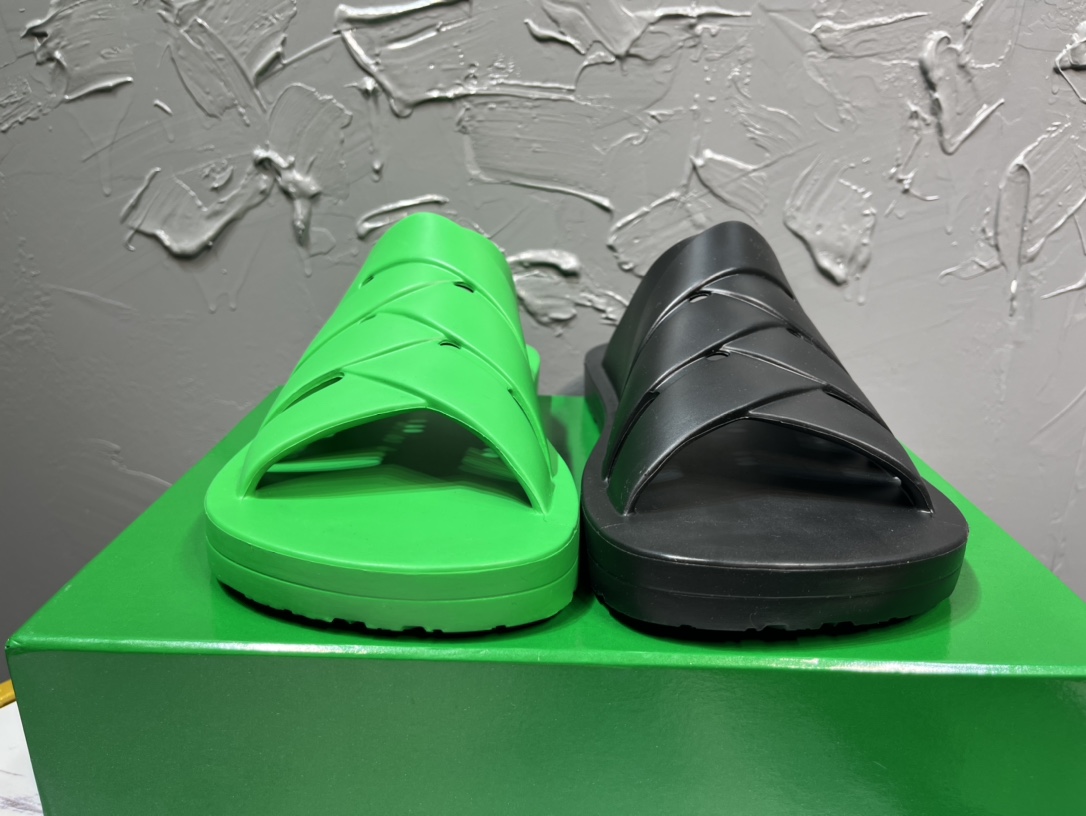 Bottega Veneta Male Basic Shoes L