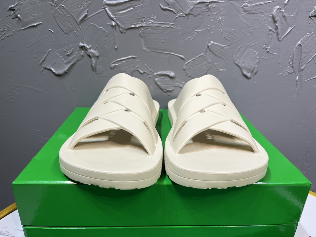 Bottega Veneta Male Basic Shoes L