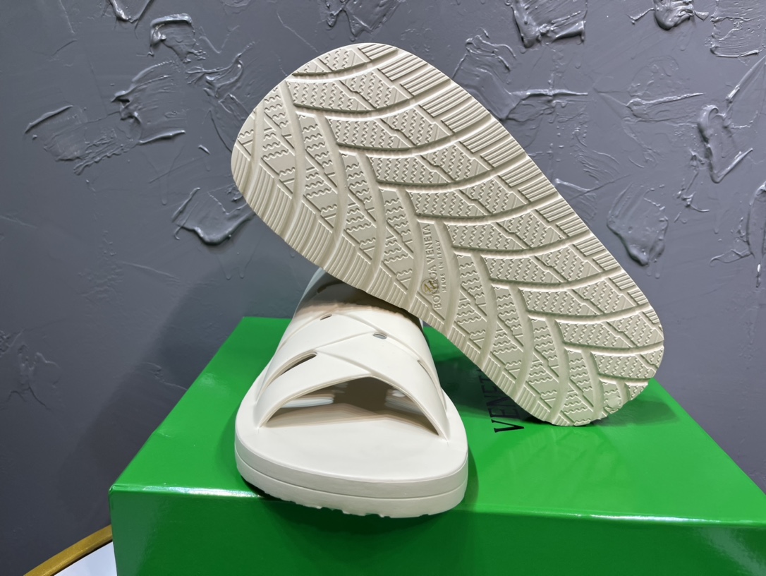 Bottega Veneta Male Basic Shoes L