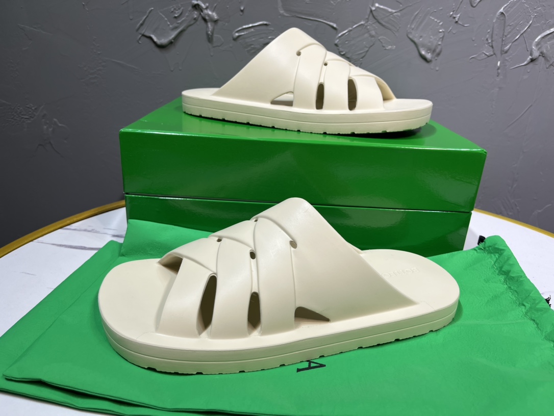 Bottega Veneta Male Basic Shoes L