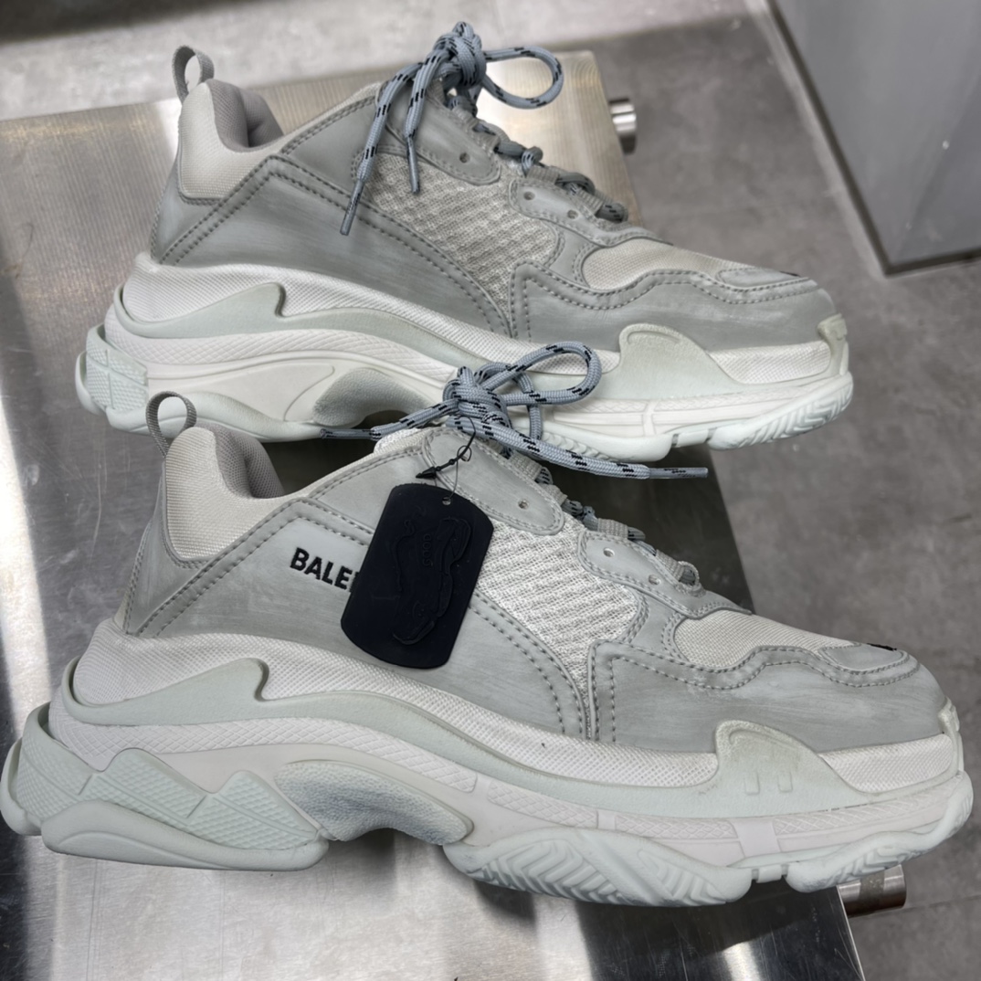 Couple Basic Shoes