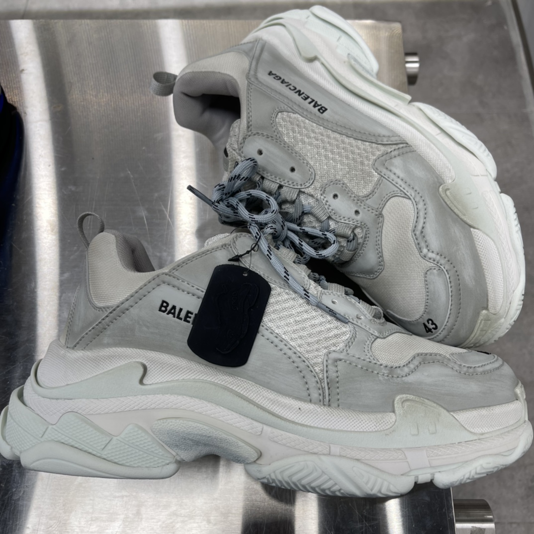 Couple Basic Shoes