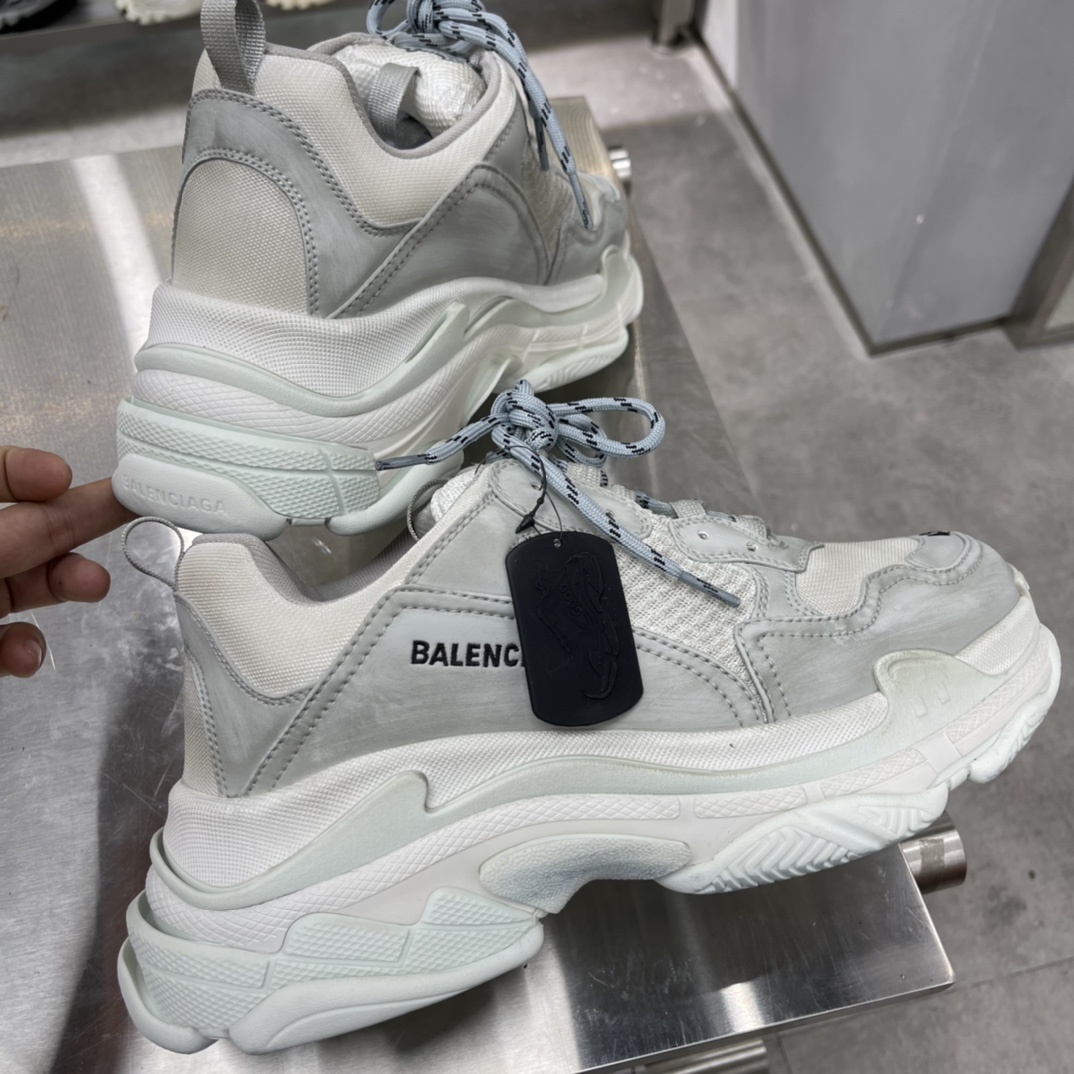 Couple Basic Shoes