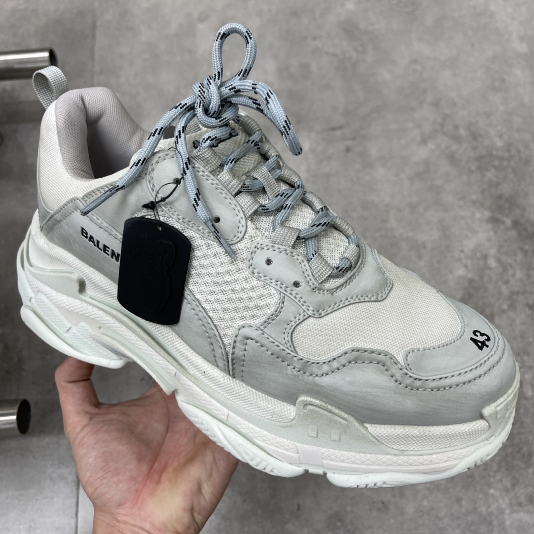 Couple Basic Shoes