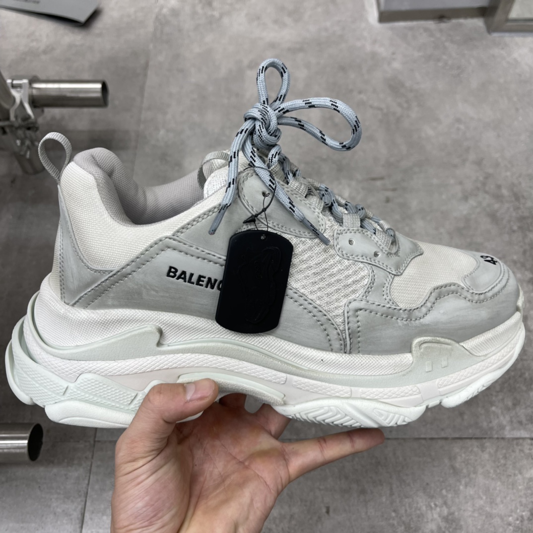 Couple Basic Shoes