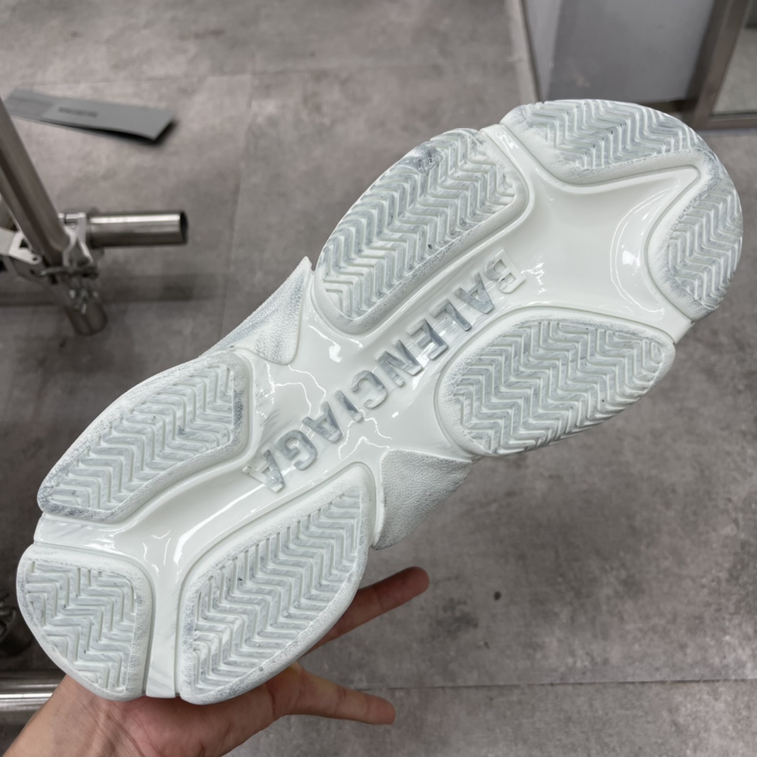 Couple Basic Shoes