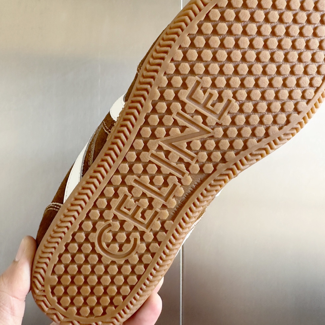 Celine Female Board Shoes Breathable M-l-s