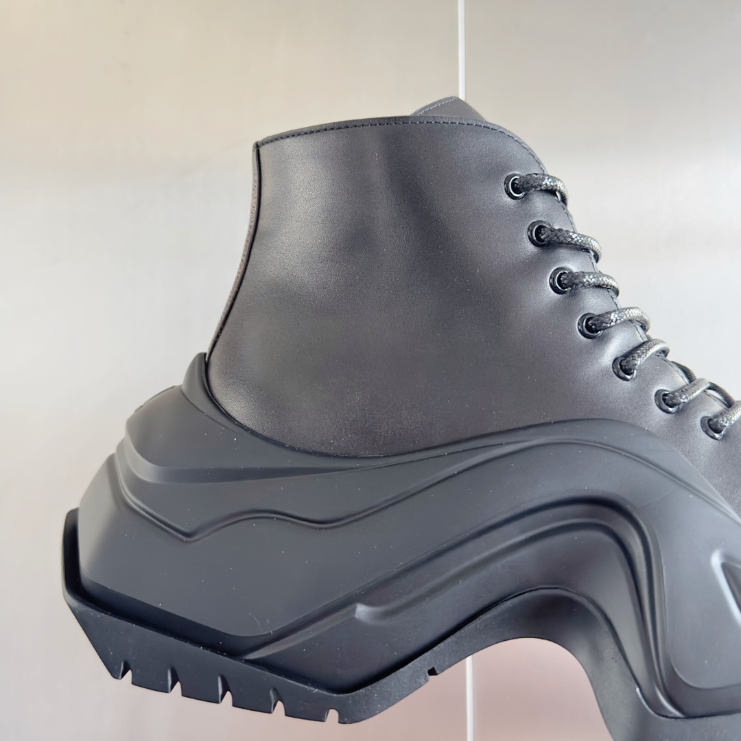 Louis Vuitton Female Boots Cow Leather M-l-s