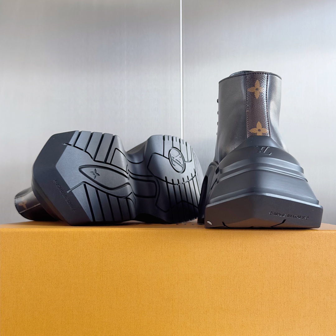 Louis Vuitton Female Boots Cow Leather M-l-s