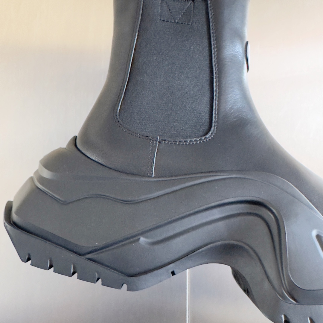 Louis Vuitton Female Boots Cow Leather M-l-s