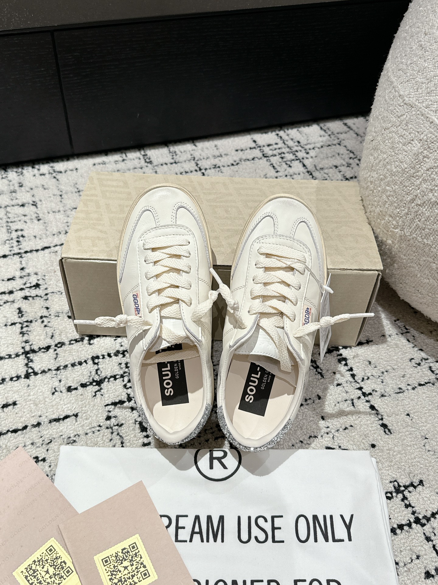 Golden Goose Female Sneakers M
