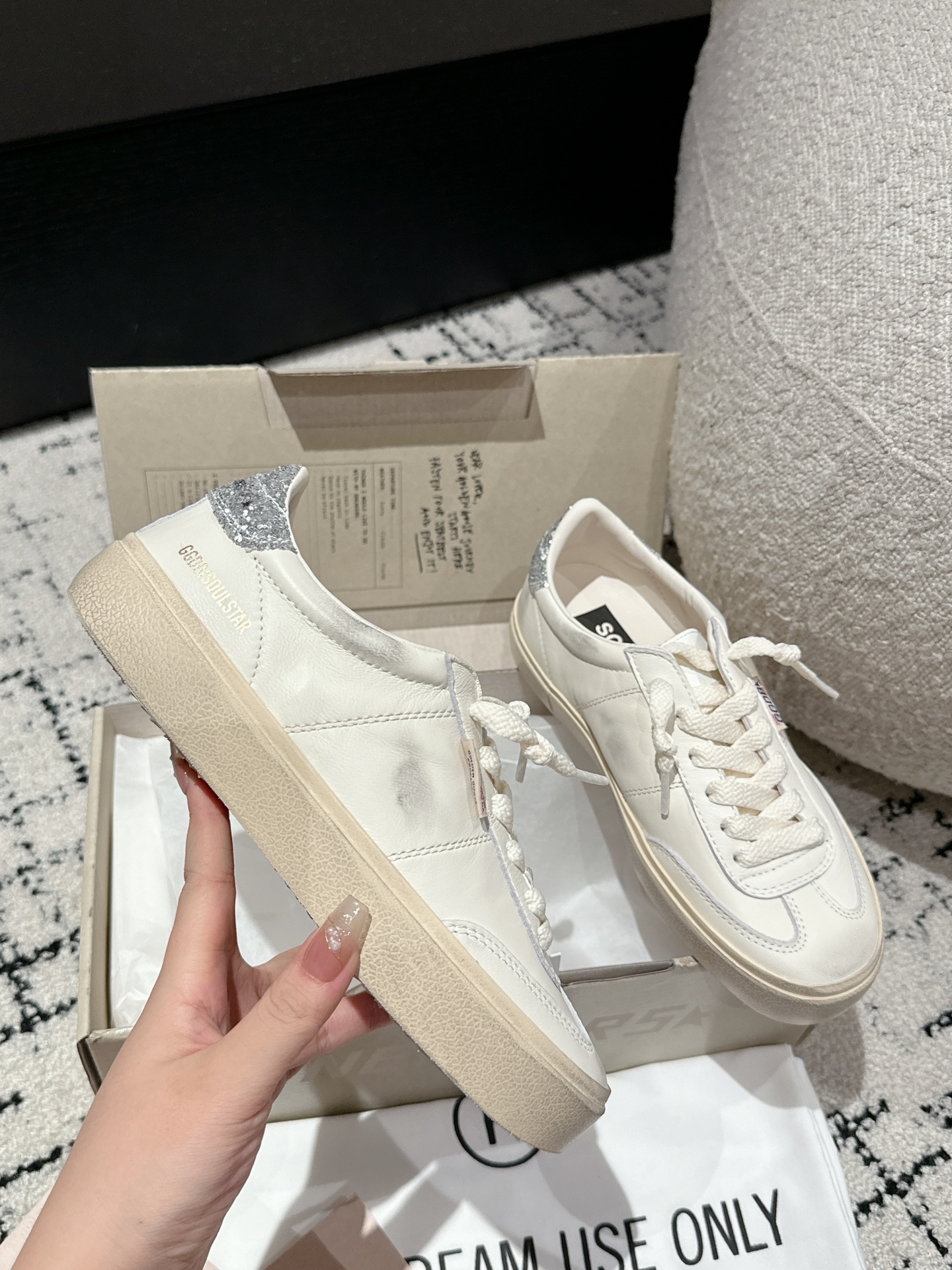 Golden Goose Female Sneakers M