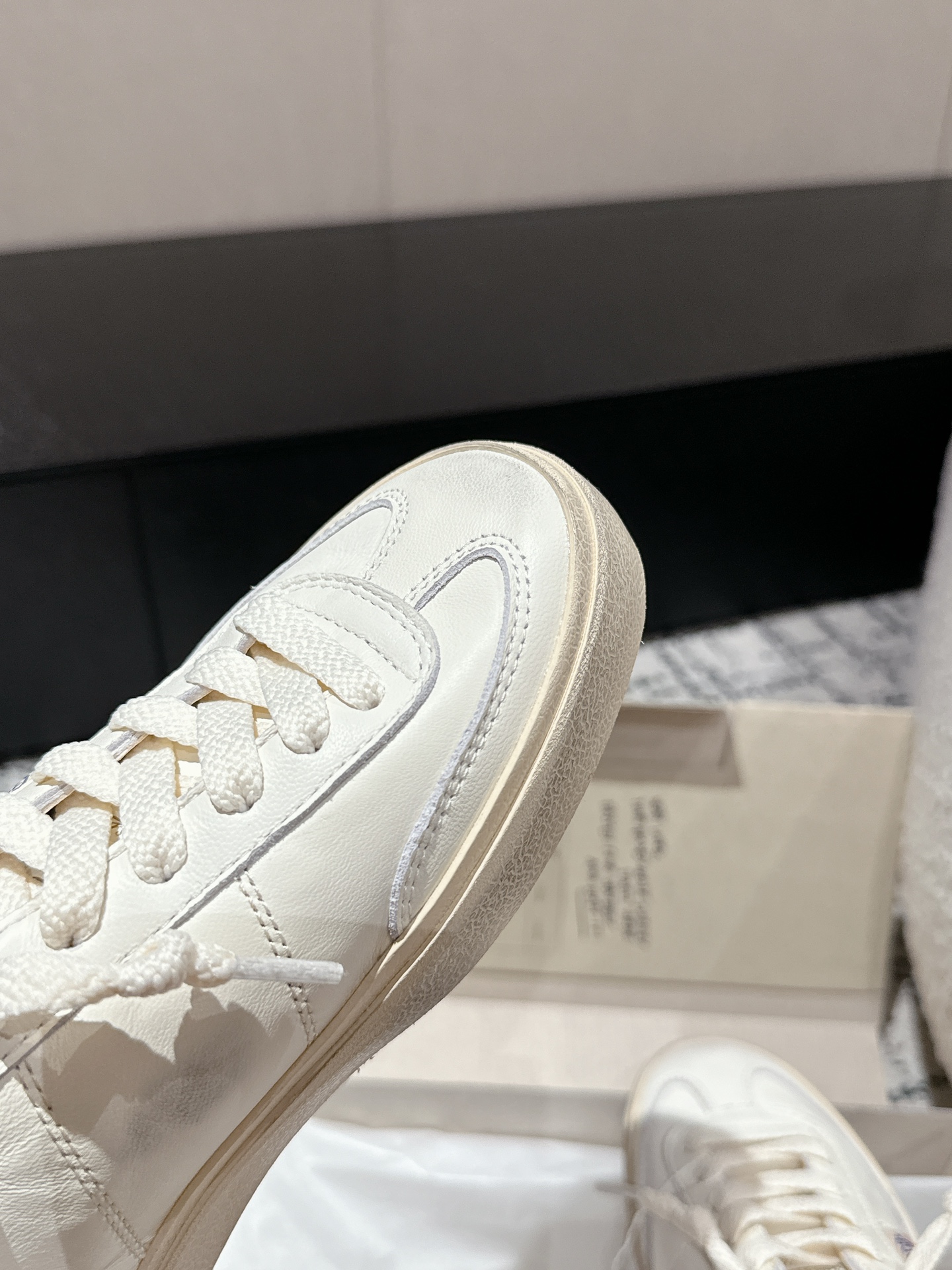 Golden Goose Female Sneakers M
