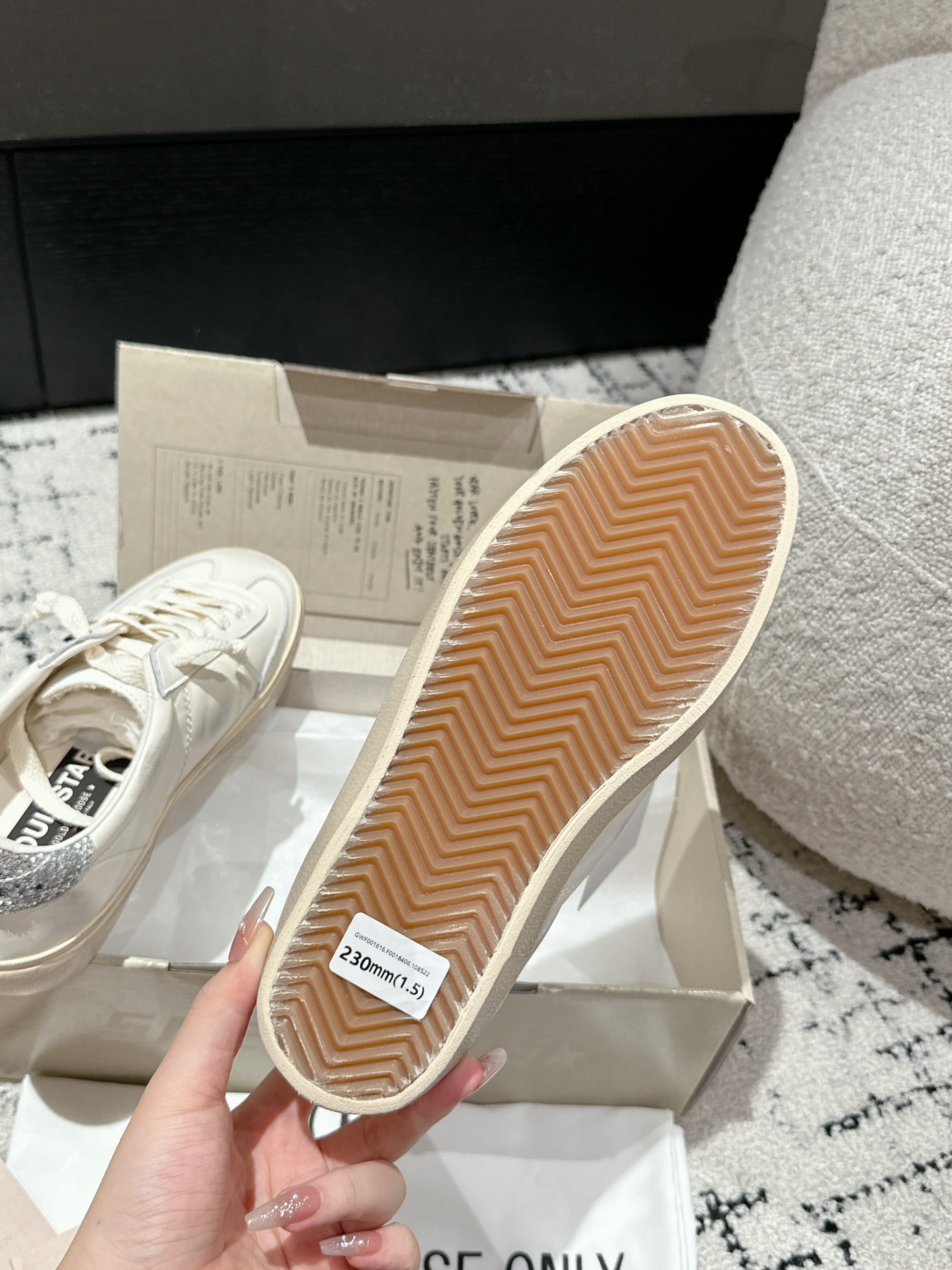 Golden Goose Female Sneakers M