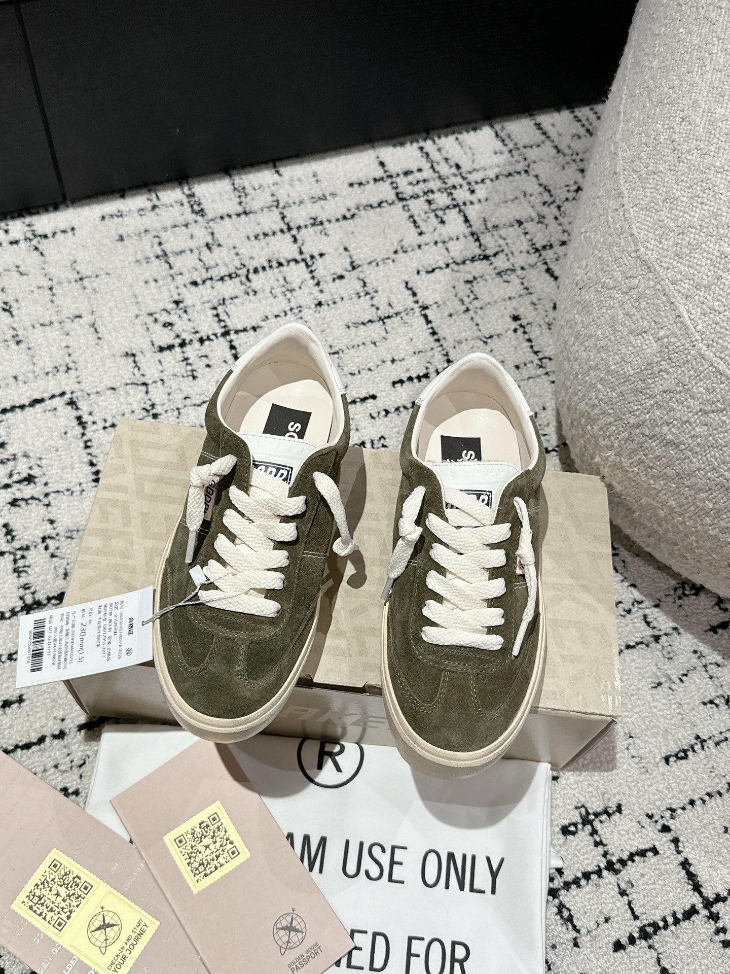 Golden Goose Couple Sneakers M