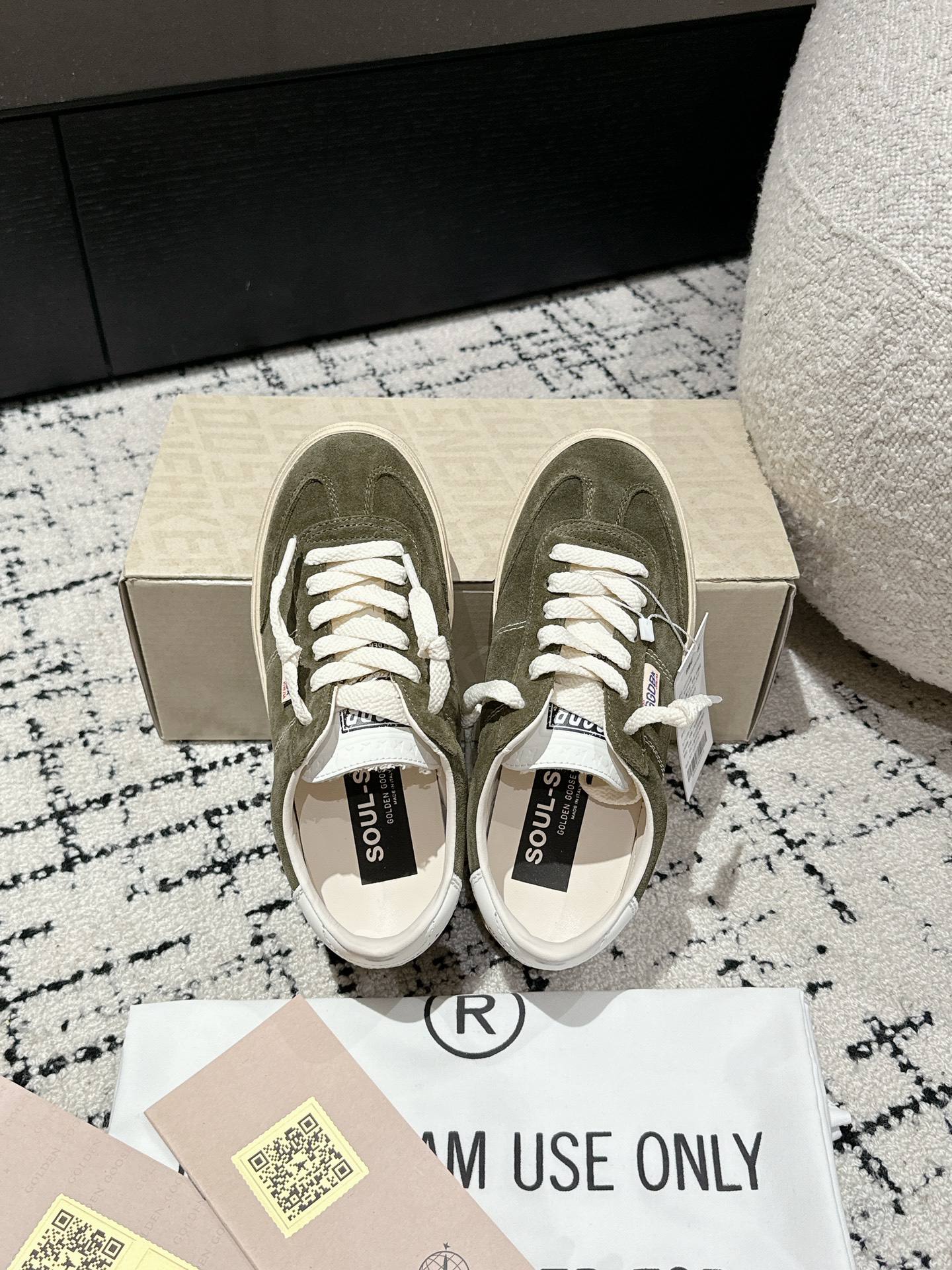 Golden Goose Couple Sneakers M