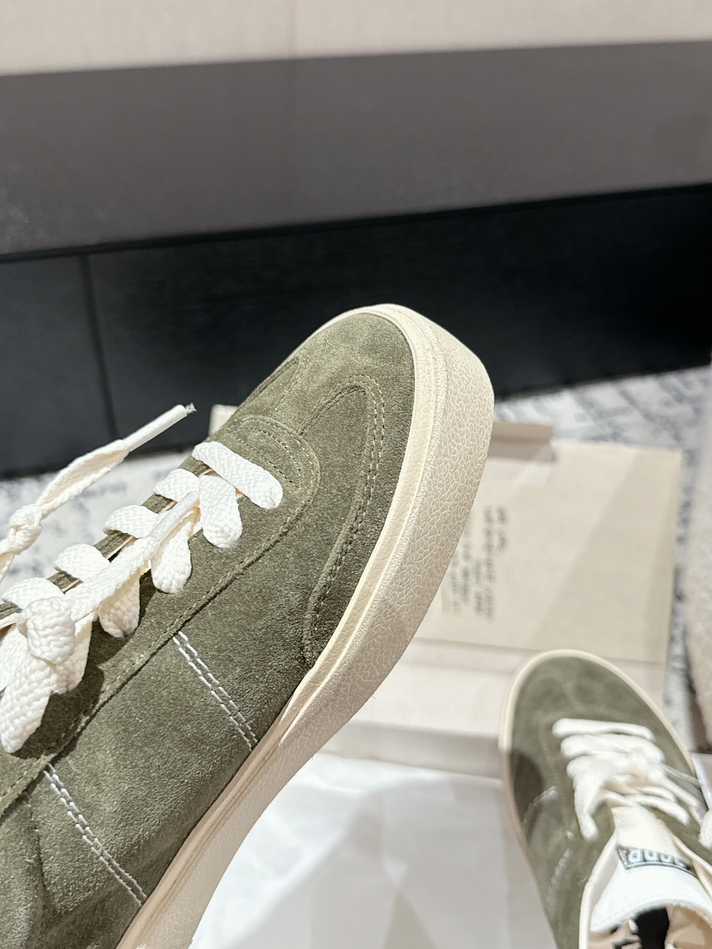Golden Goose Couple Sneakers M