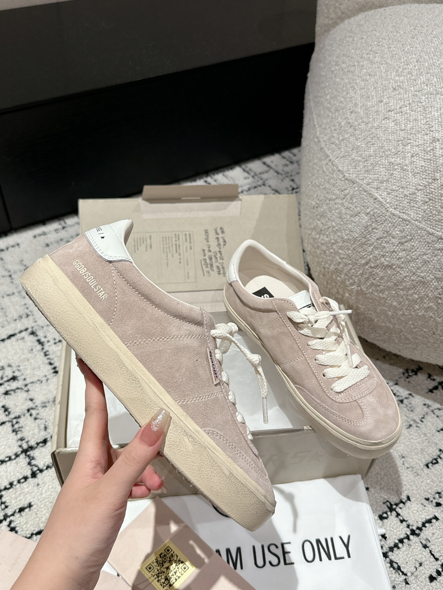 Golden Goose Female Sneakers M