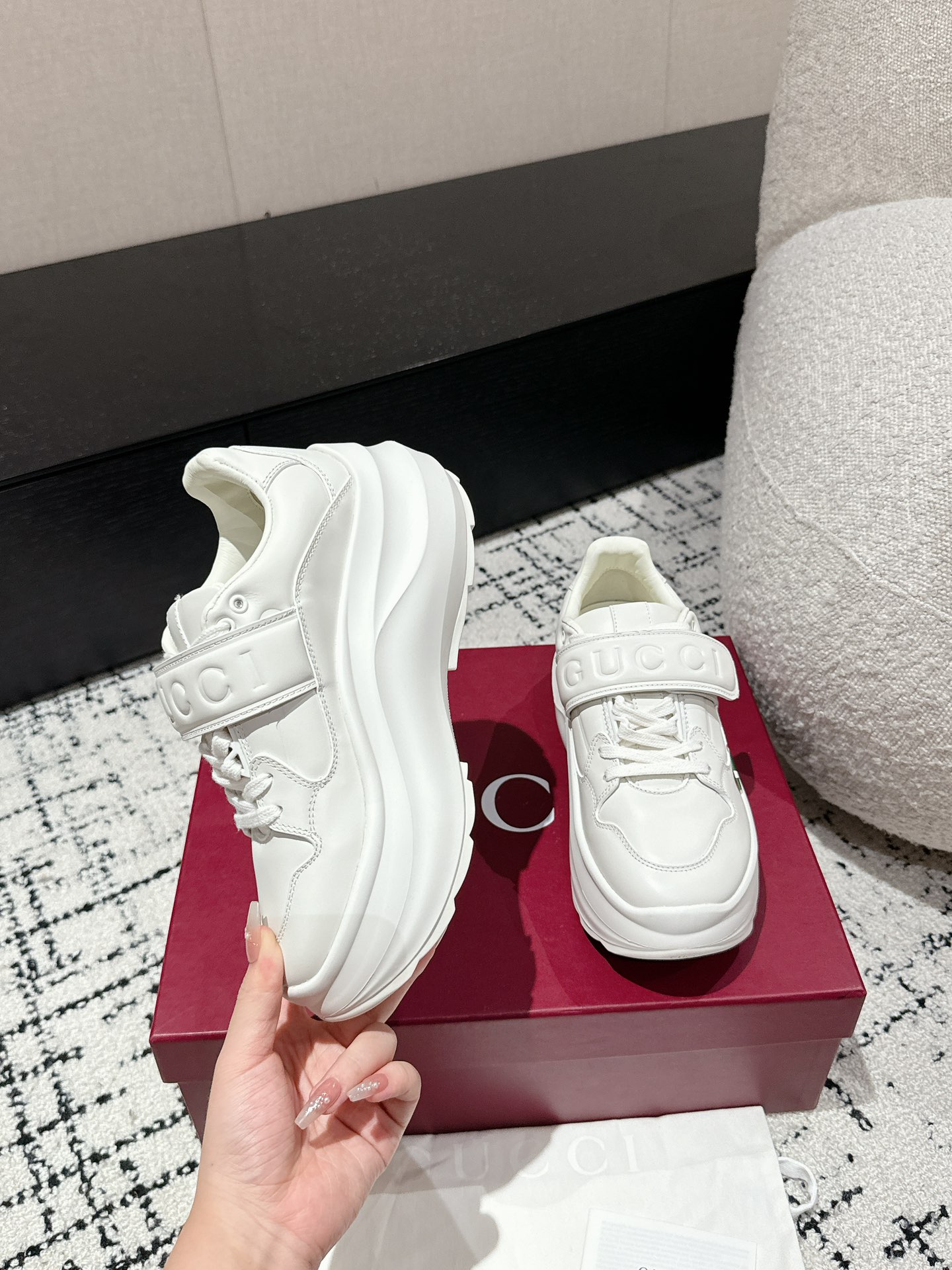 Gucci Female Sneakers M-s