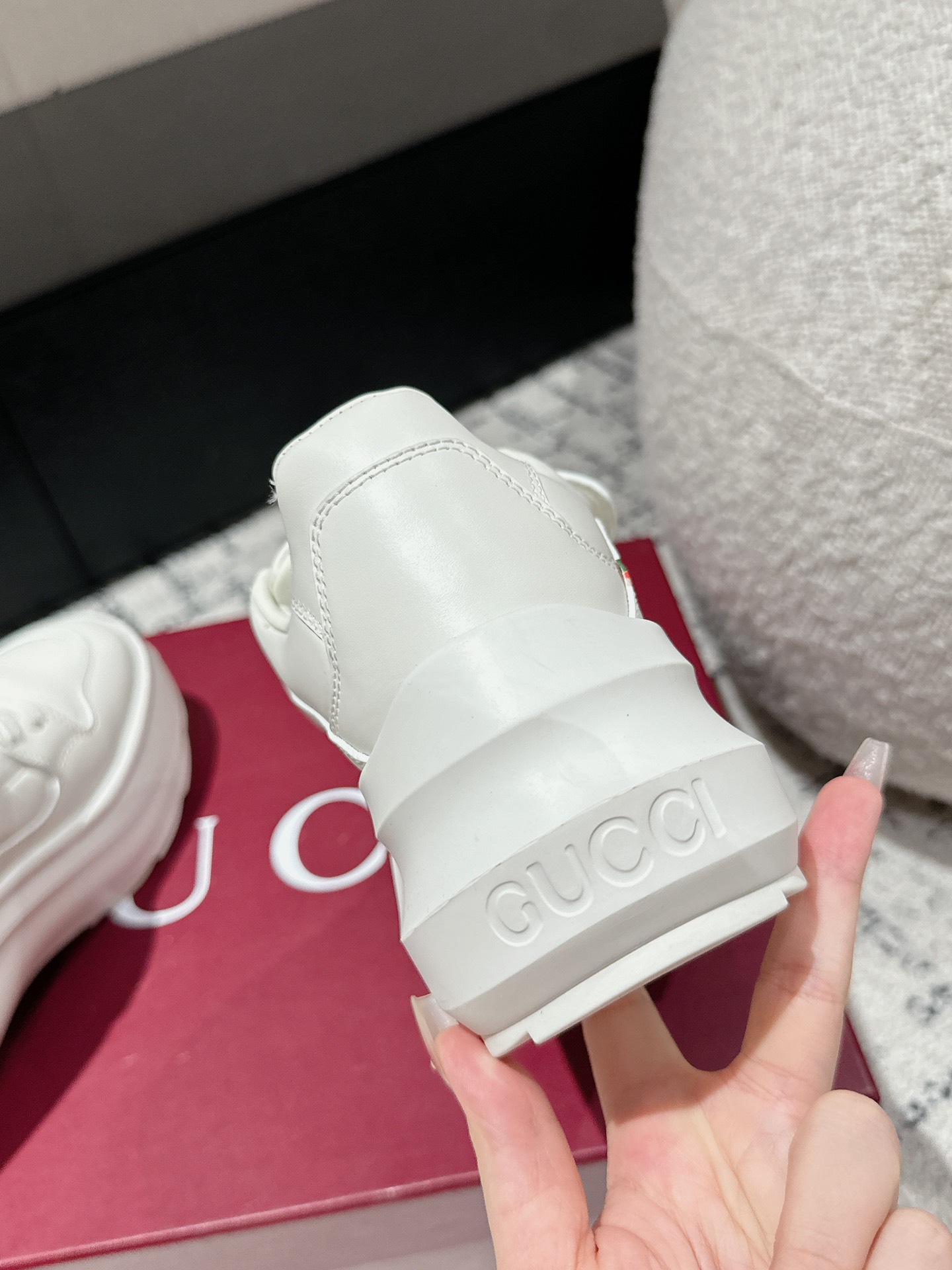 Gucci Female Sneakers M-s