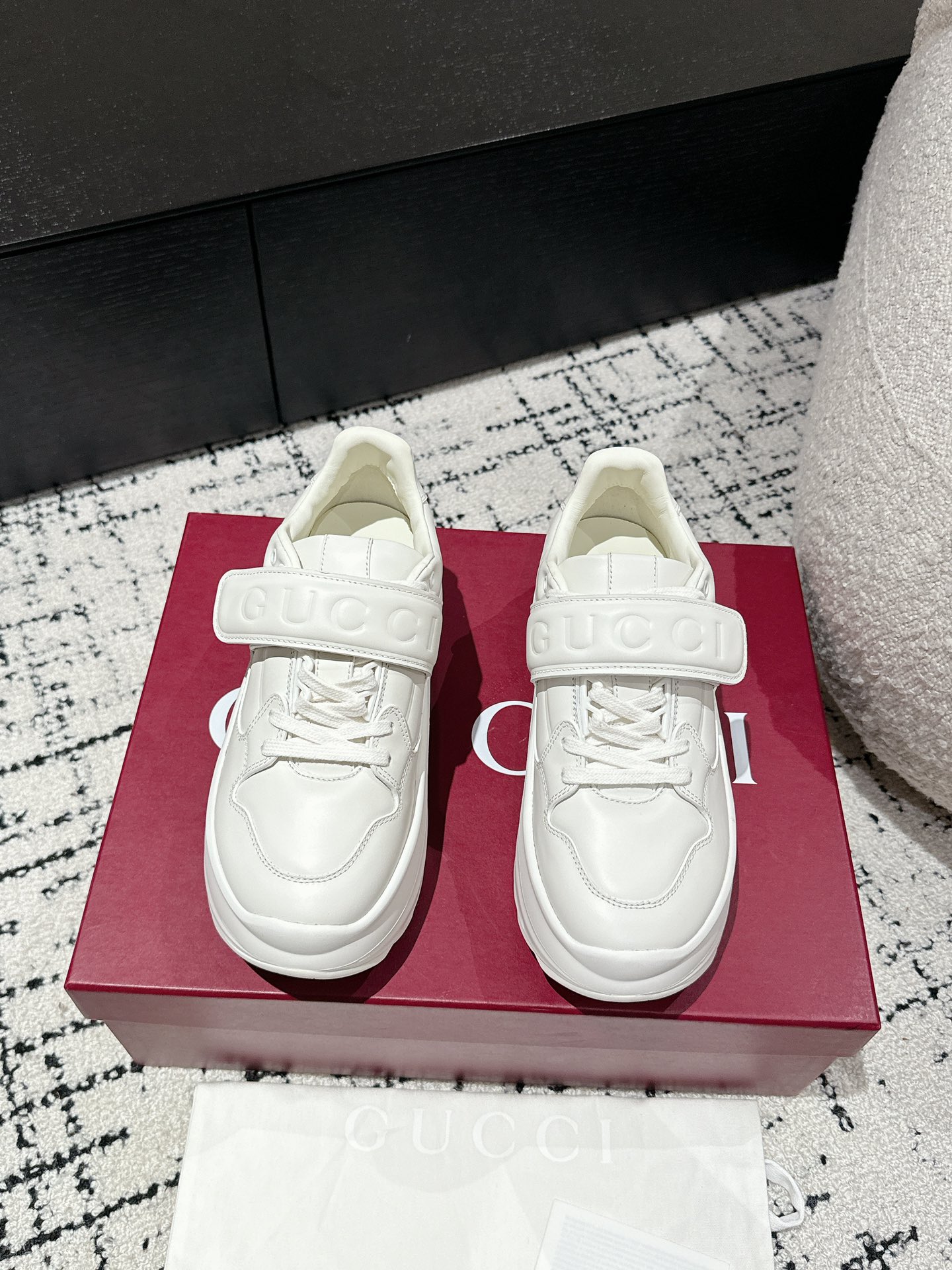 Gucci Female Sneakers M-s