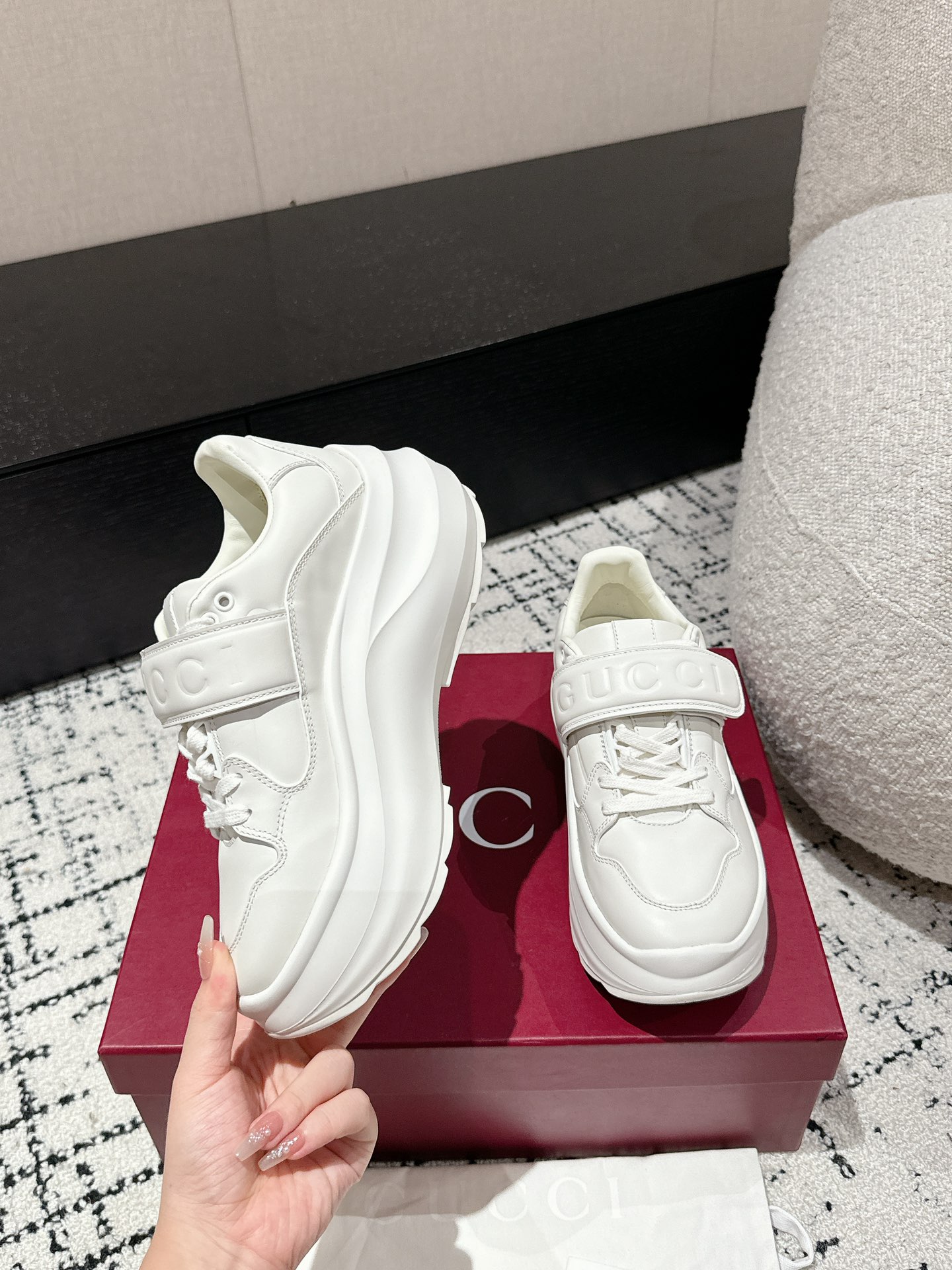 Gucci Female Sneakers M-s