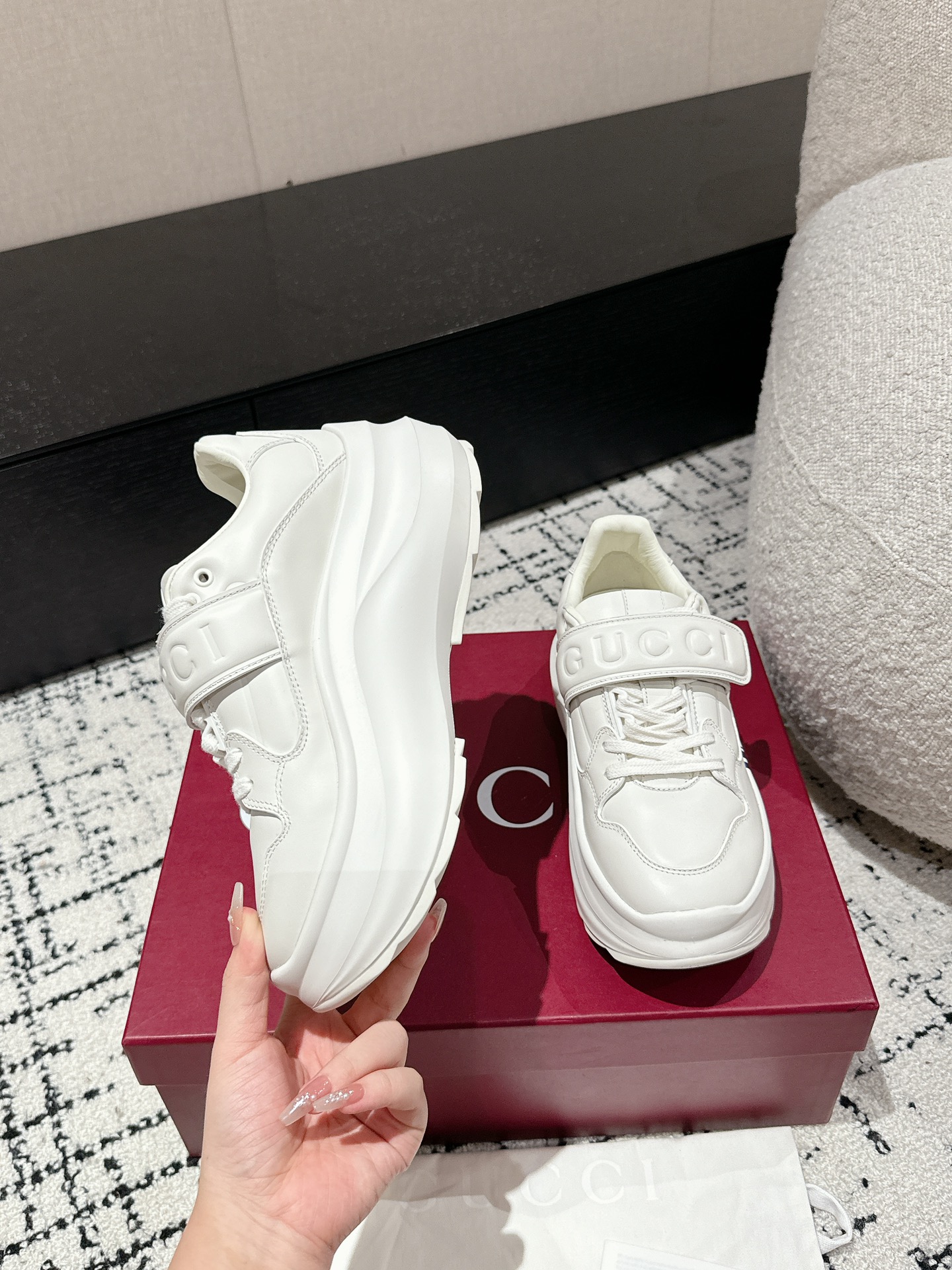 Gucci Female Sneakers M-s