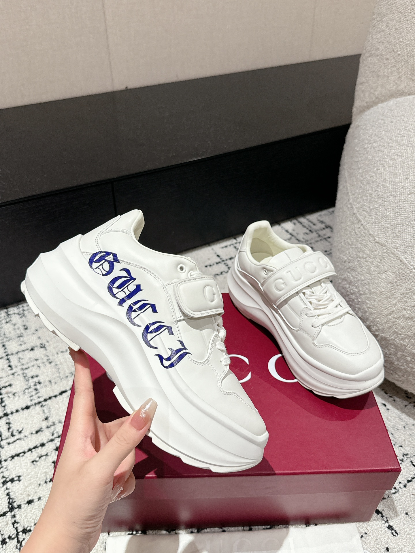 Gucci Female Sneakers M-s