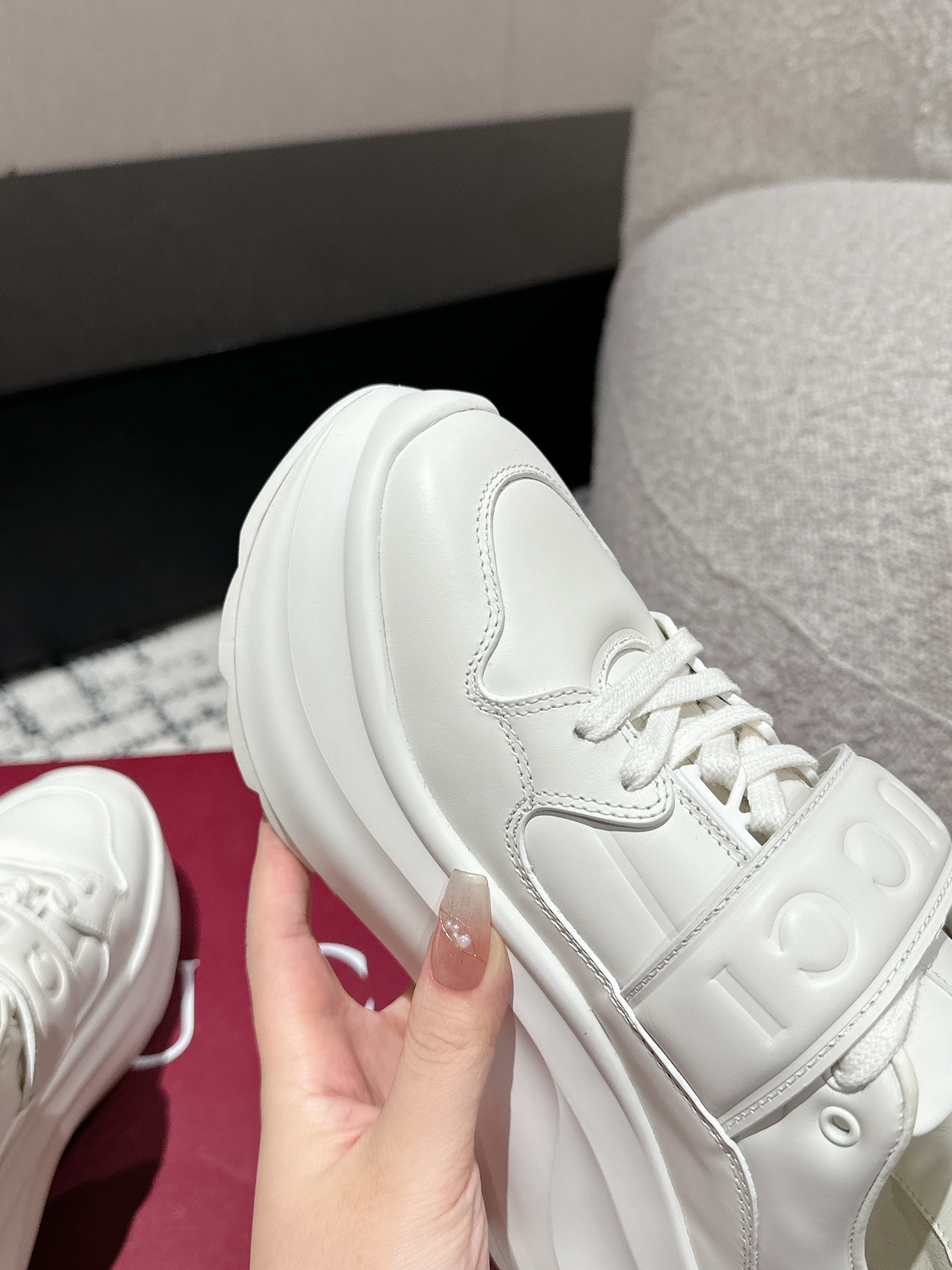 Gucci Female Sneakers M-s