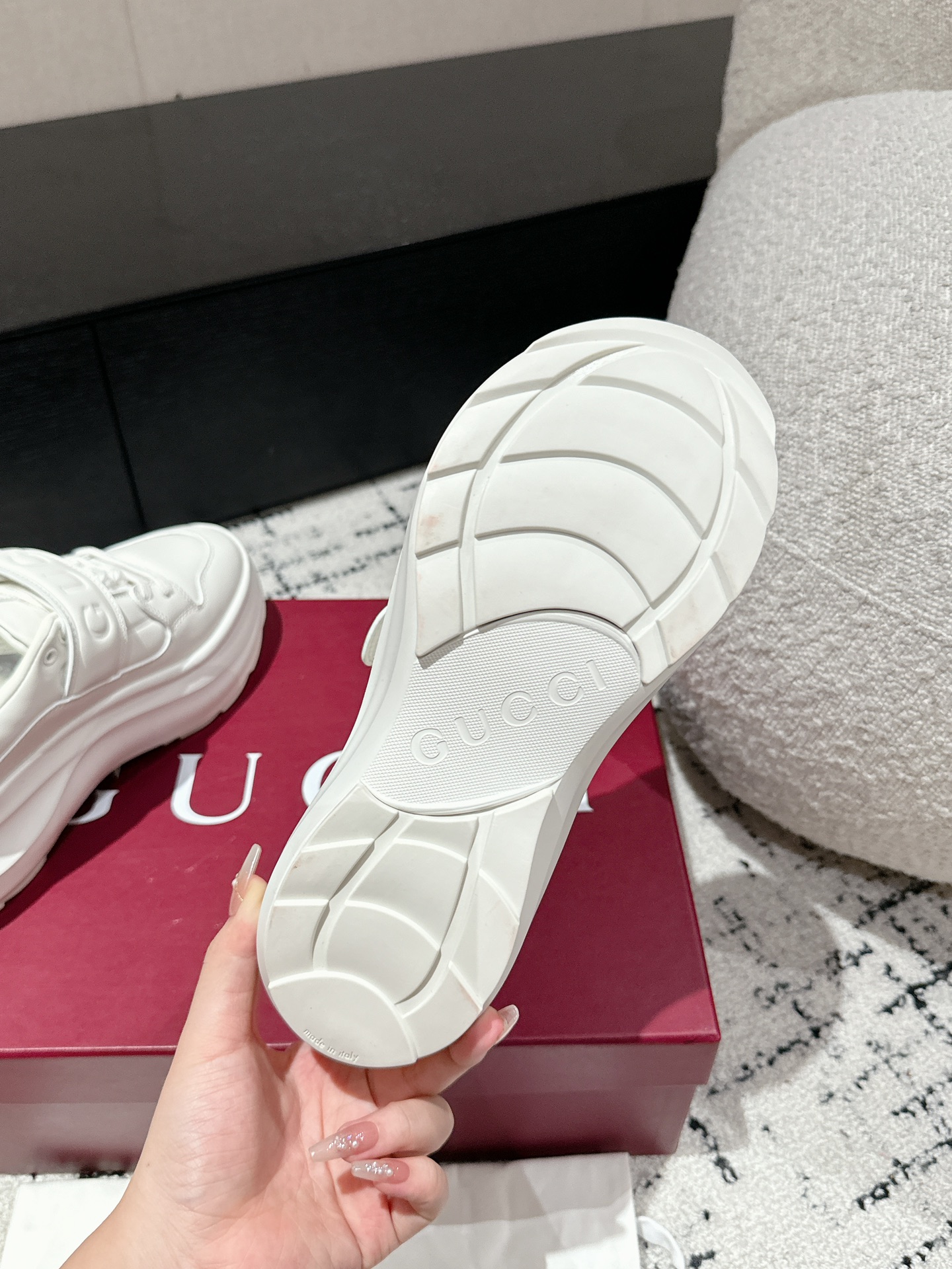 Gucci Female Sneakers M-s