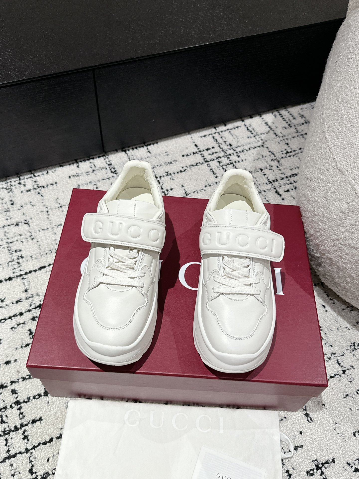 Gucci Female Sneakers M-s