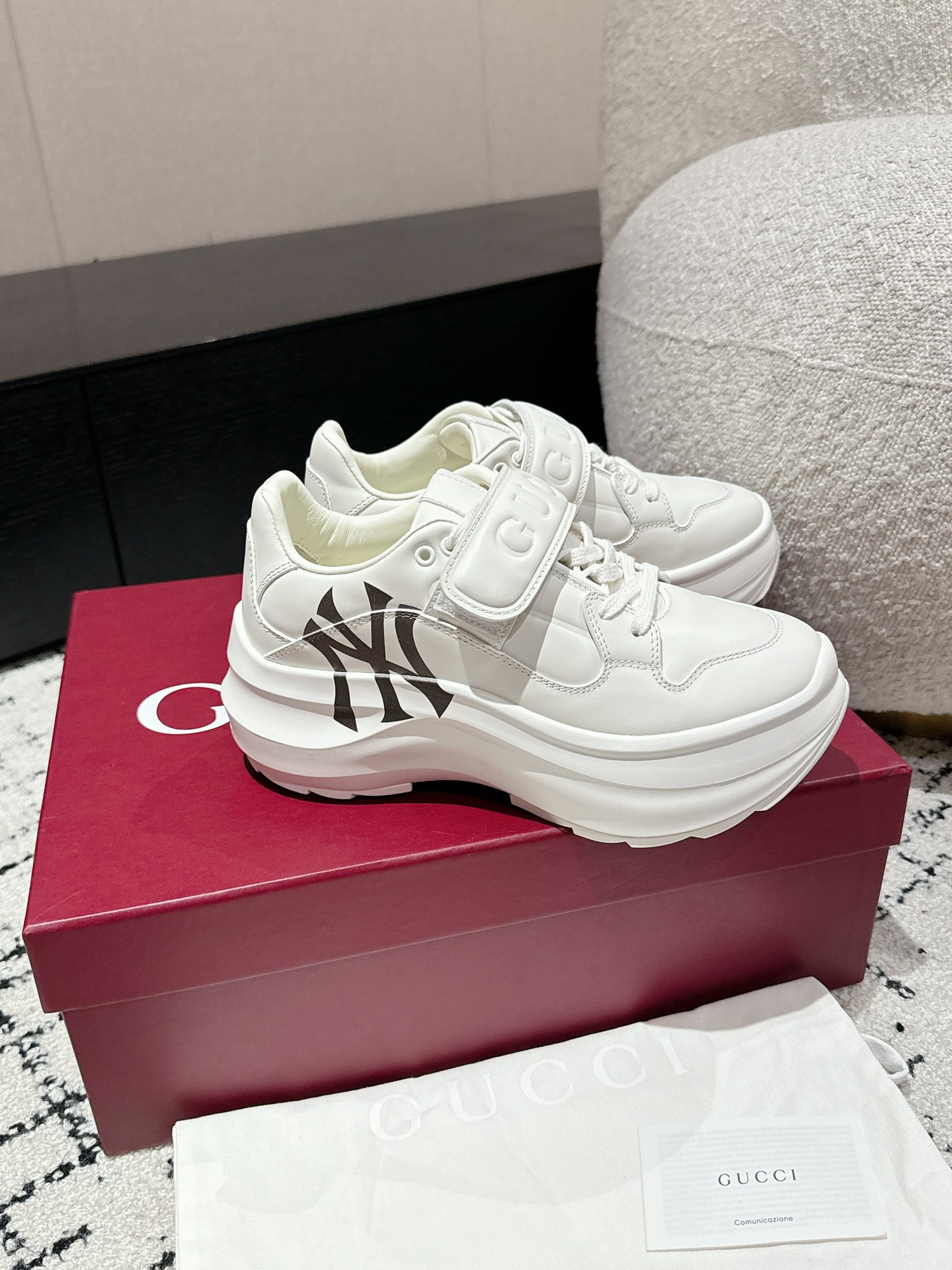 Gucci Female Sneakers M-s