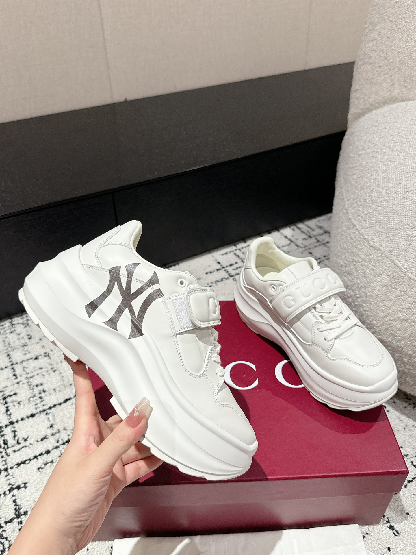 Gucci Female Sneakers M-s