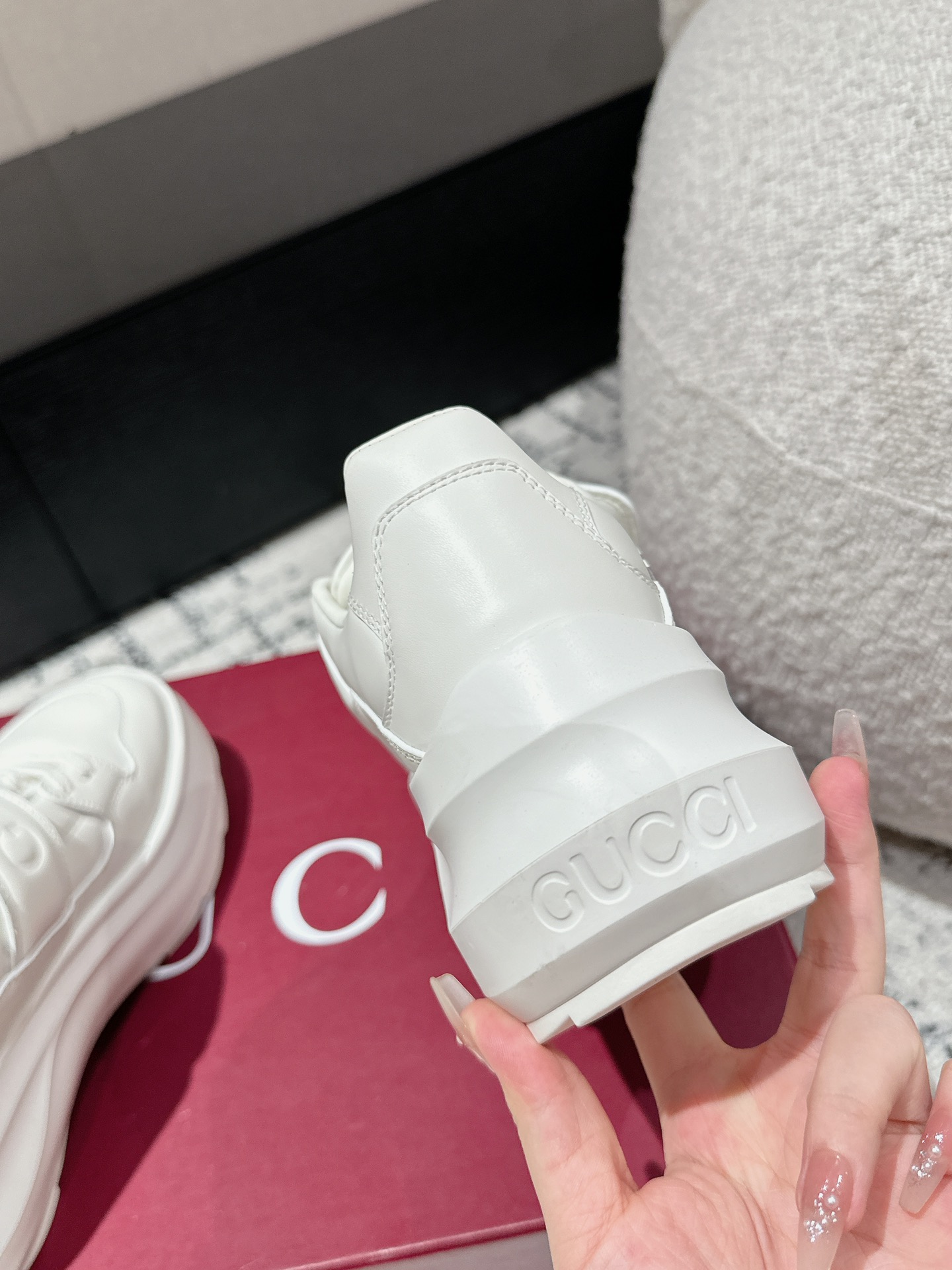Gucci Female Sneakers M-s