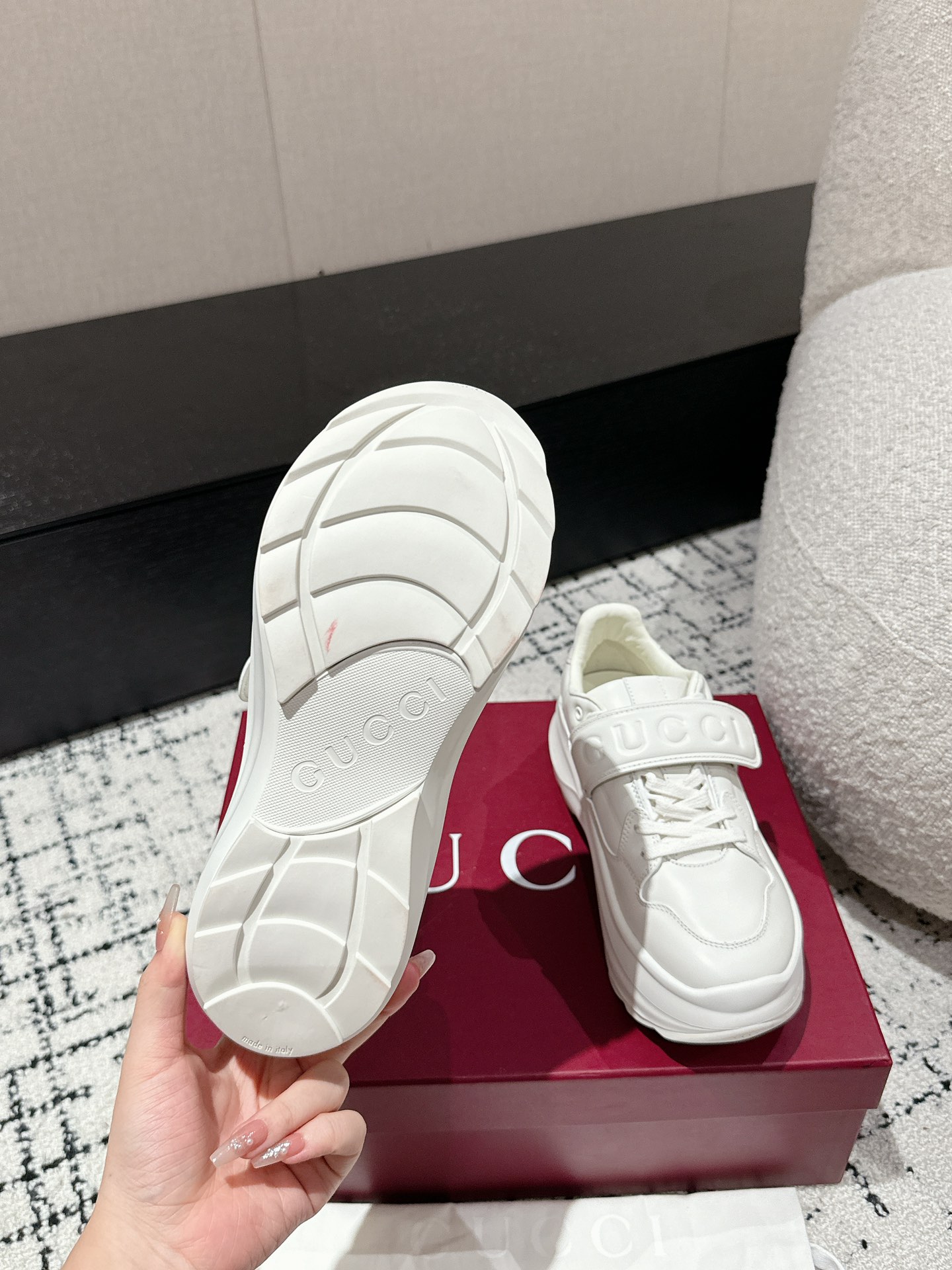 Gucci Female Sneakers M-s