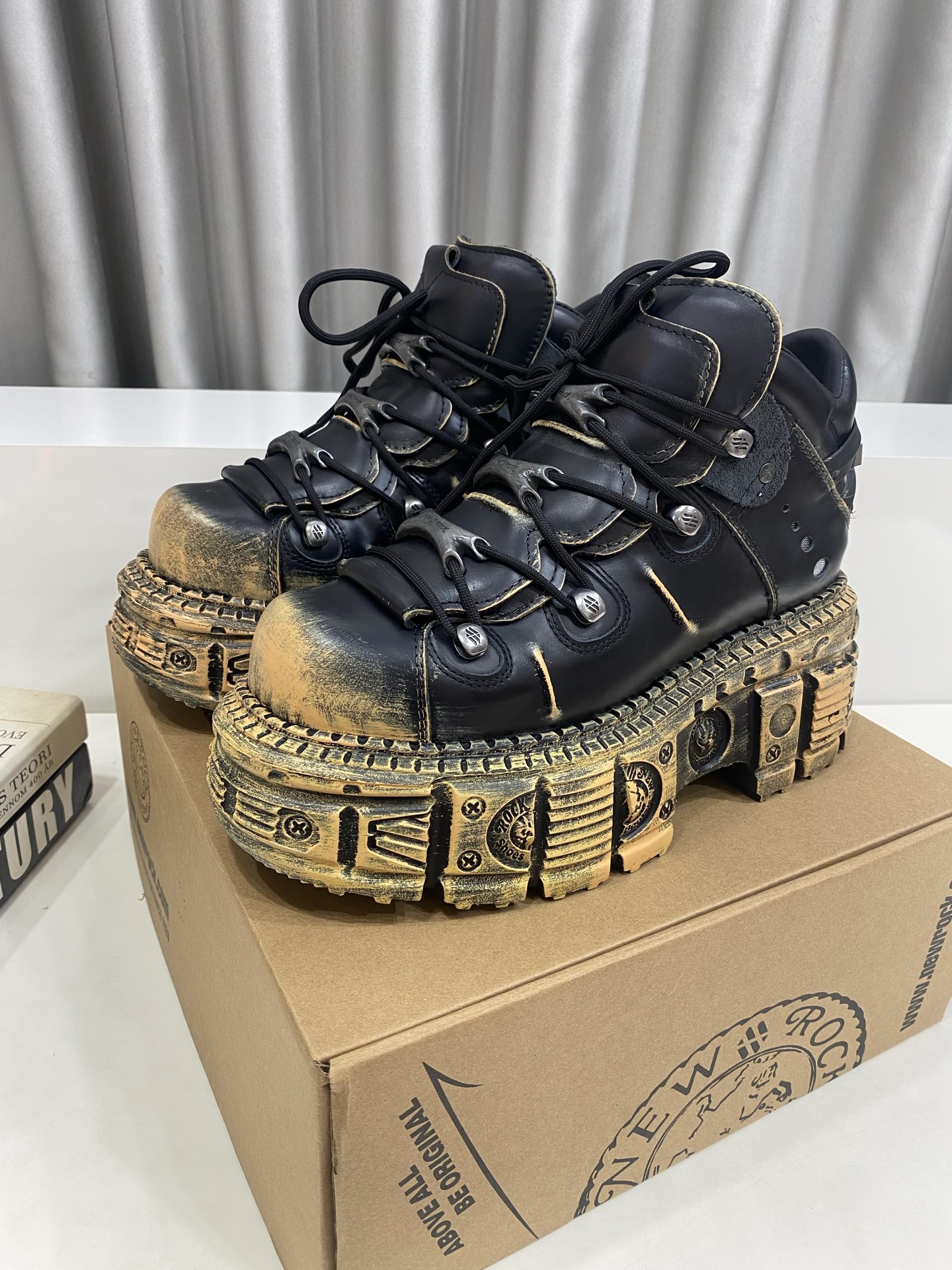 Calvin Klein Male Basic Shoes