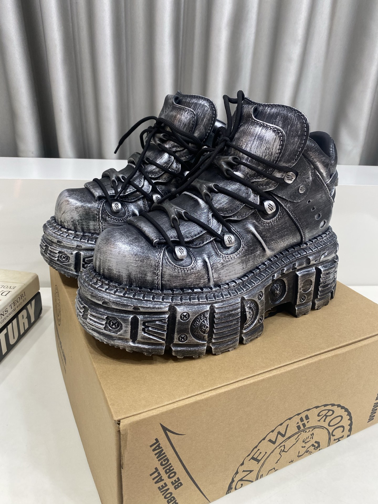 Calvin Klein Male Basic Shoes