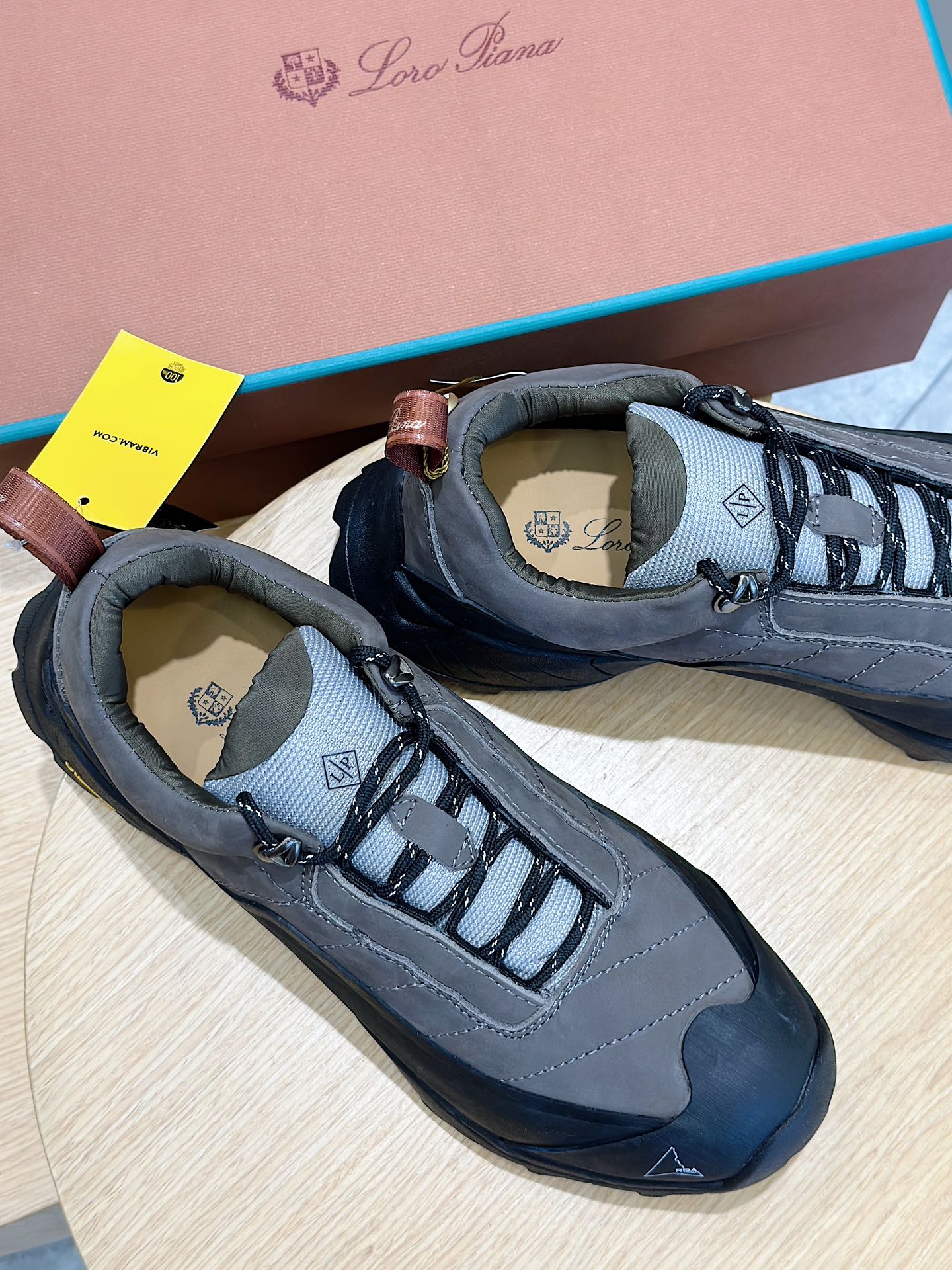 Male Sneakers L-s