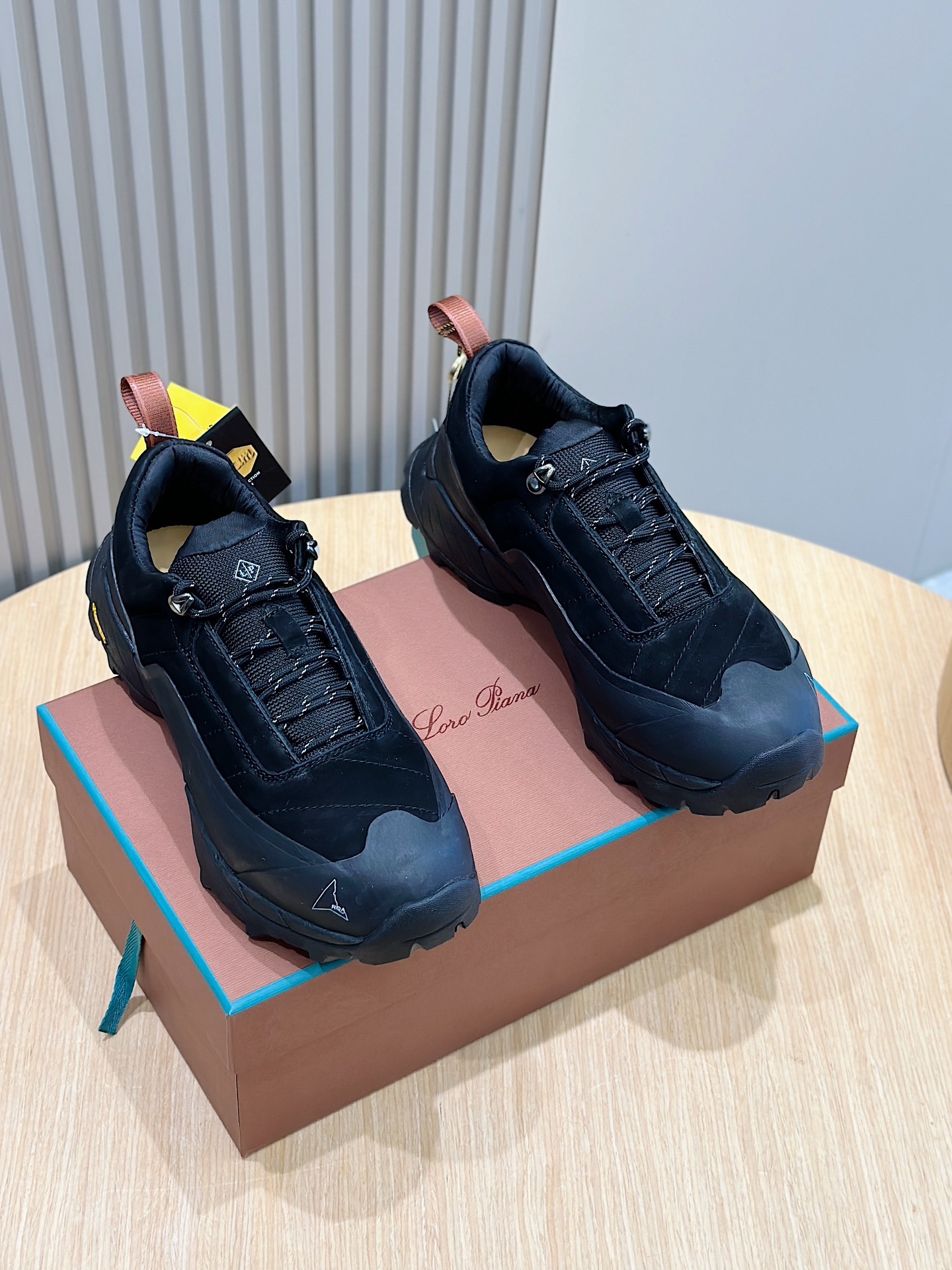 Male Sneakers L-s