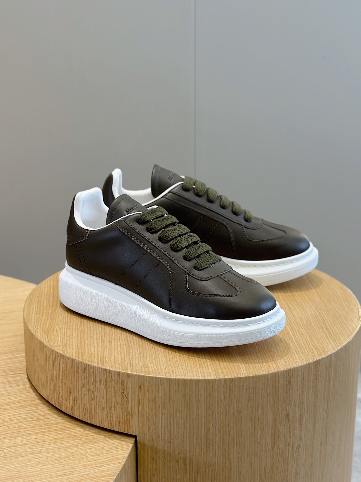 Alexander Mcqueen Male Sneakers M-l-s
