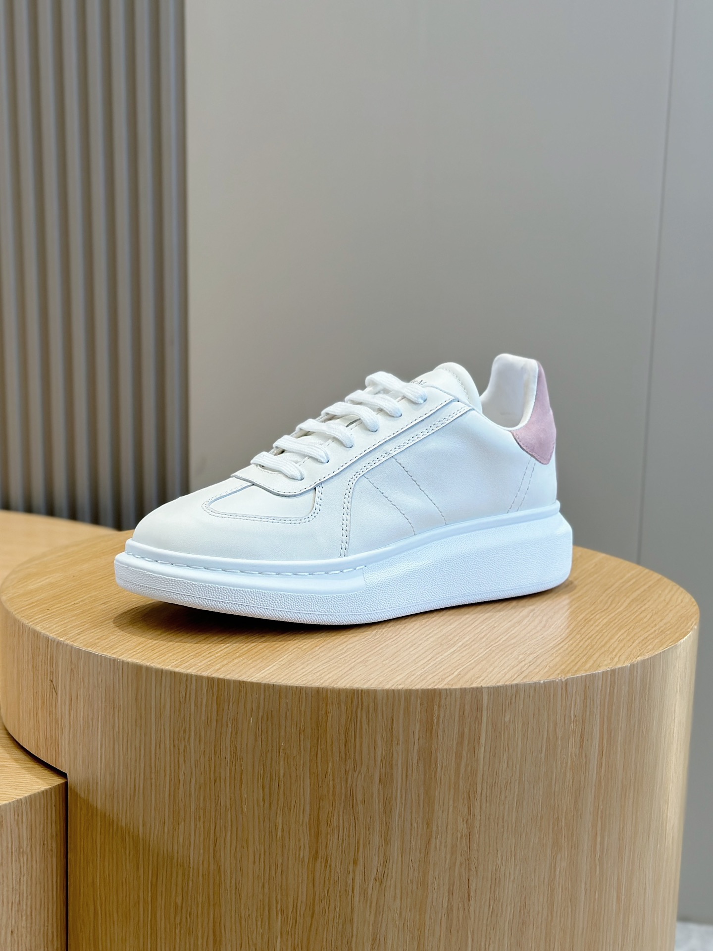 Alexander Mcqueen Male Sneakers M-l-s
